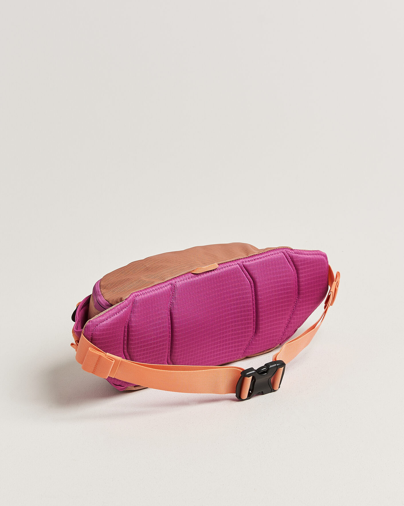 Mies | Laukut | Patagonia | Black Hole Waist Pack 5L Peach Sherbet