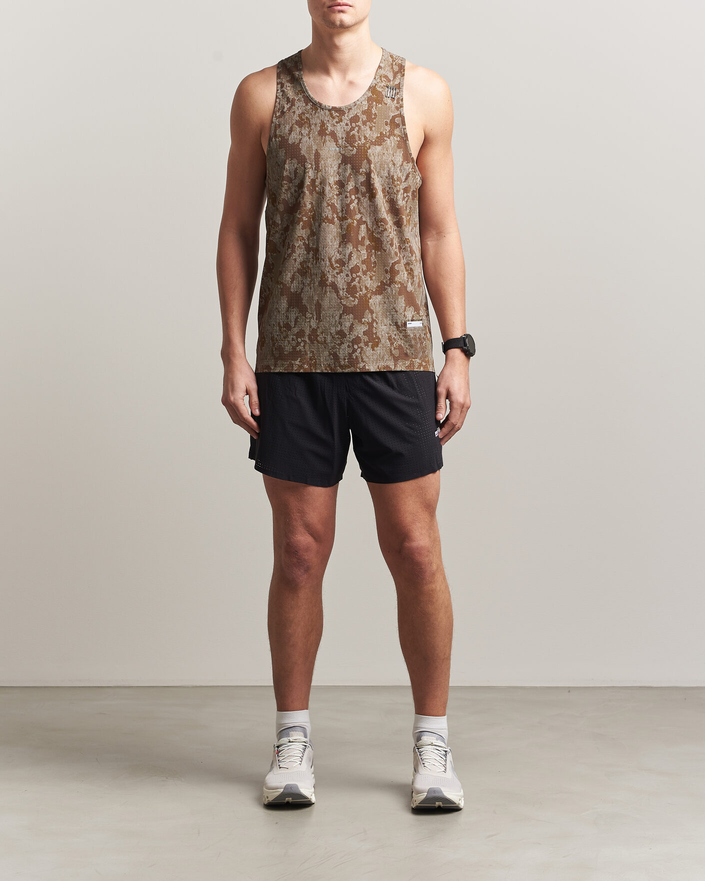 Mies | T-paidat | Satisfy | Space-O Singlet Camo