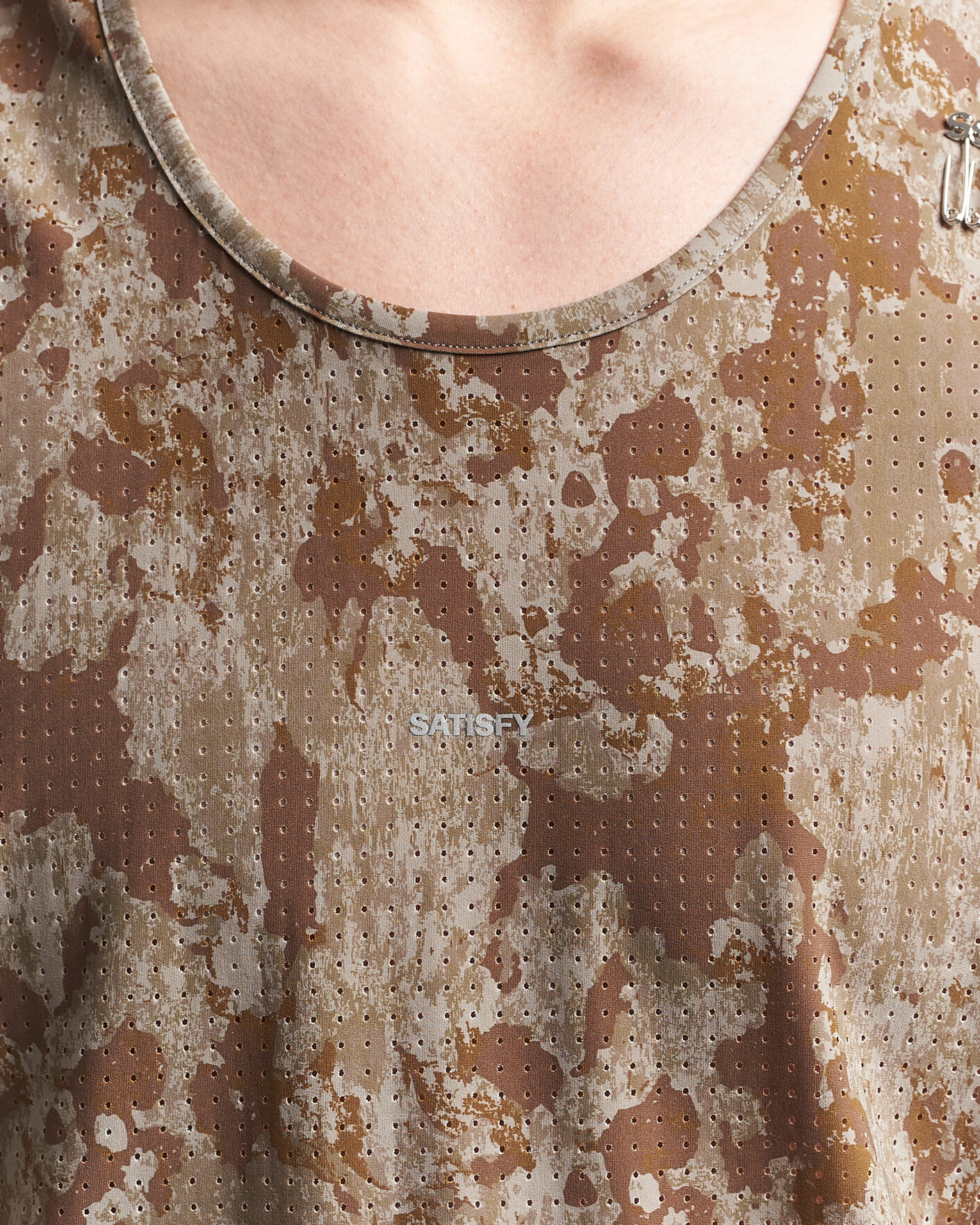 Mies | T-paidat | Satisfy | Space-O Singlet Camo