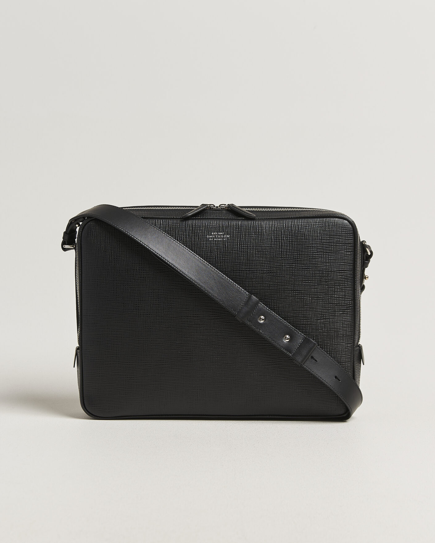Mies | Laukut | Smythson | Panama Slim Messenger Bag Black