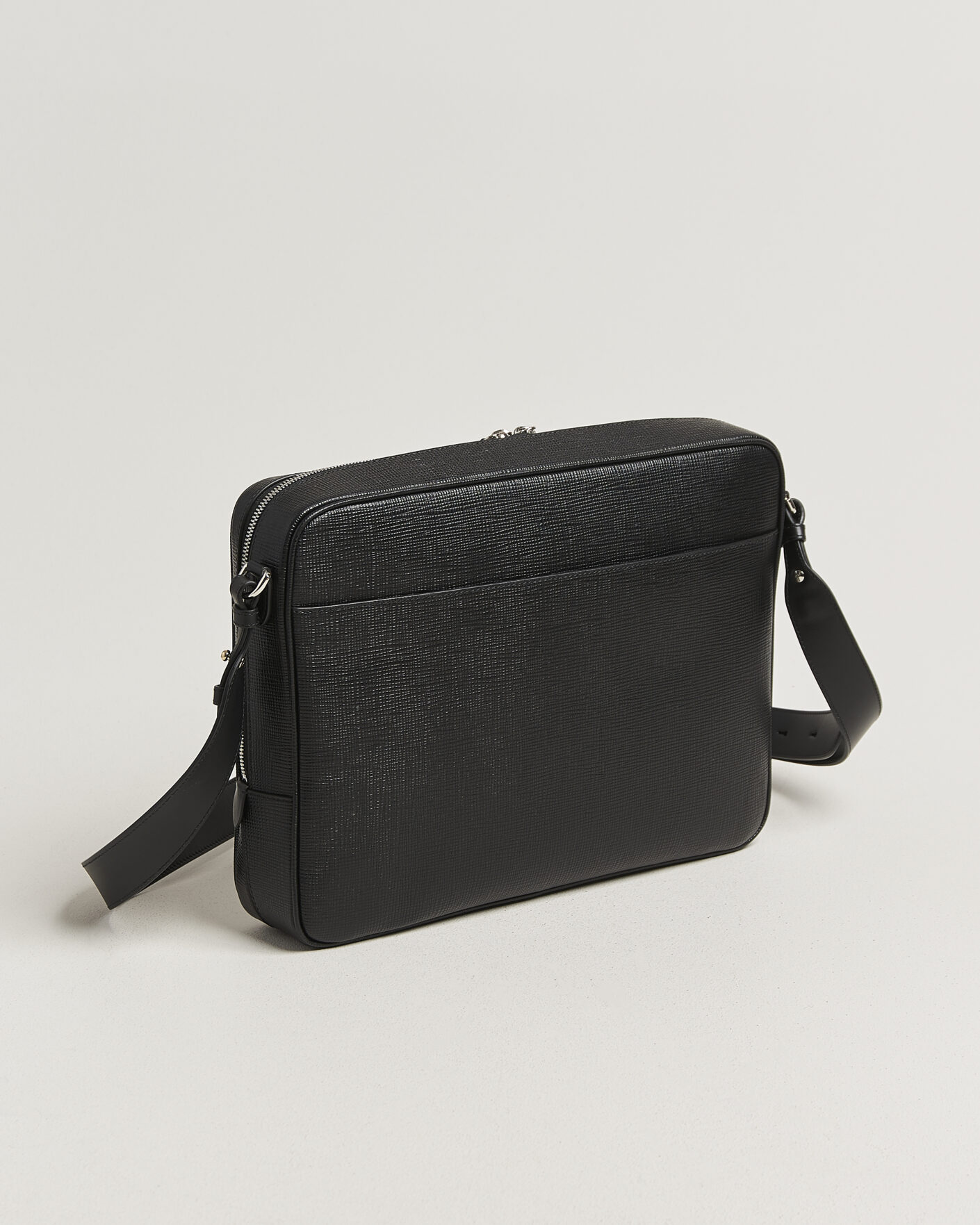 Mies | Laukut | Smythson | Panama Slim Messenger Bag Black