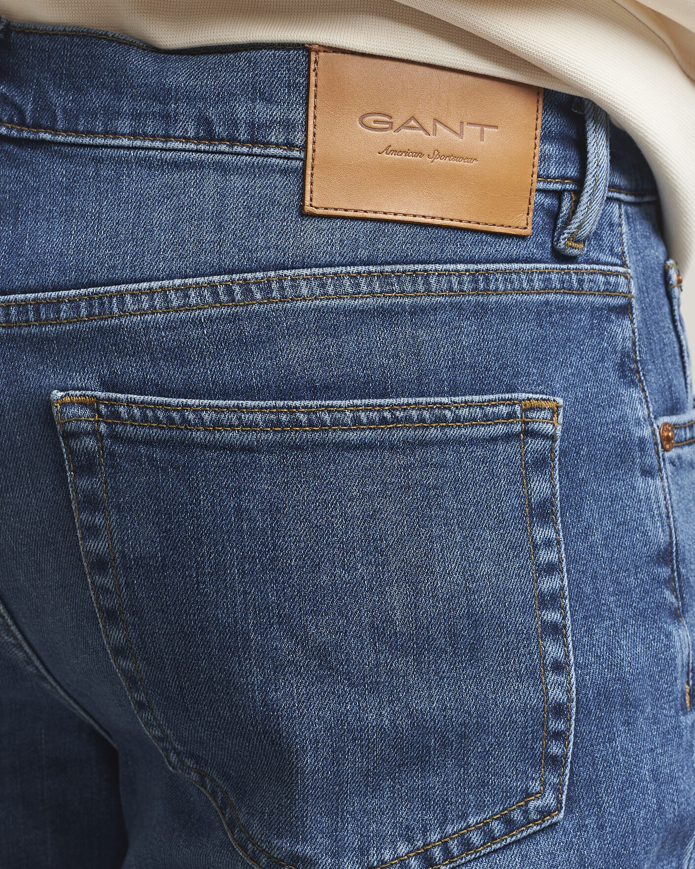 Mies | Farkut | GANT | Regular Fit Jeans Mid Blue Broken In