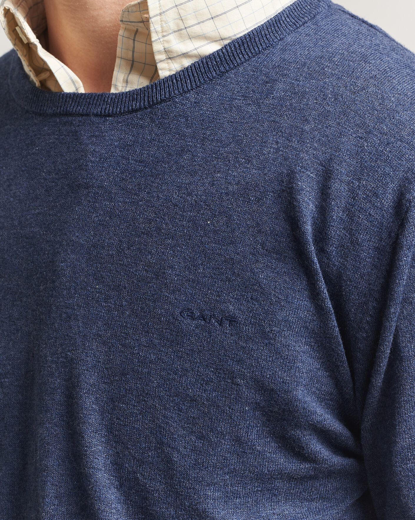 Mies | Puserot | Gant | Cotton/Linen Slub Knitted Sweater Dark Indigo Melange