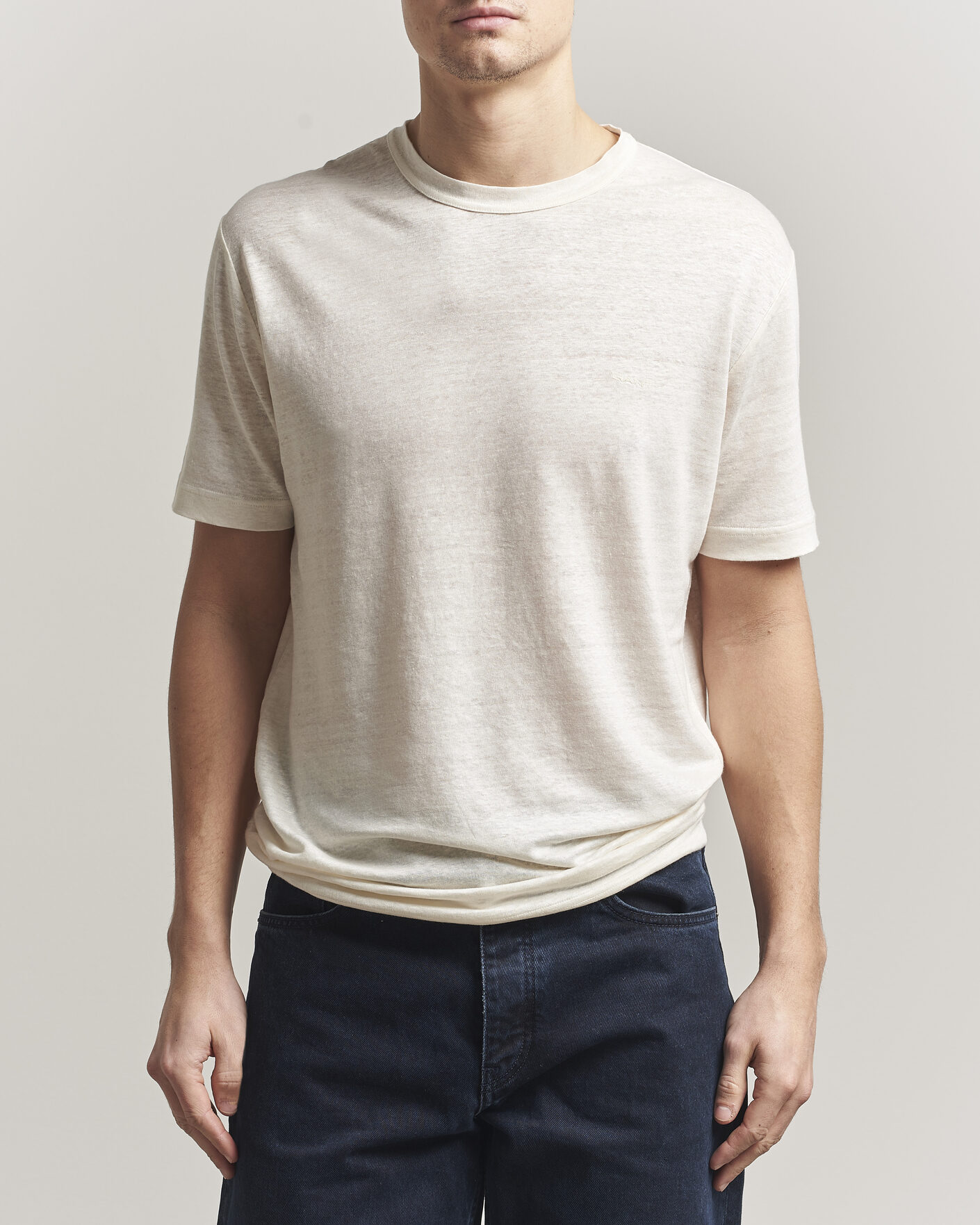 Mies | T-paidat | GANT | Linen T-Shirt Creamed White
