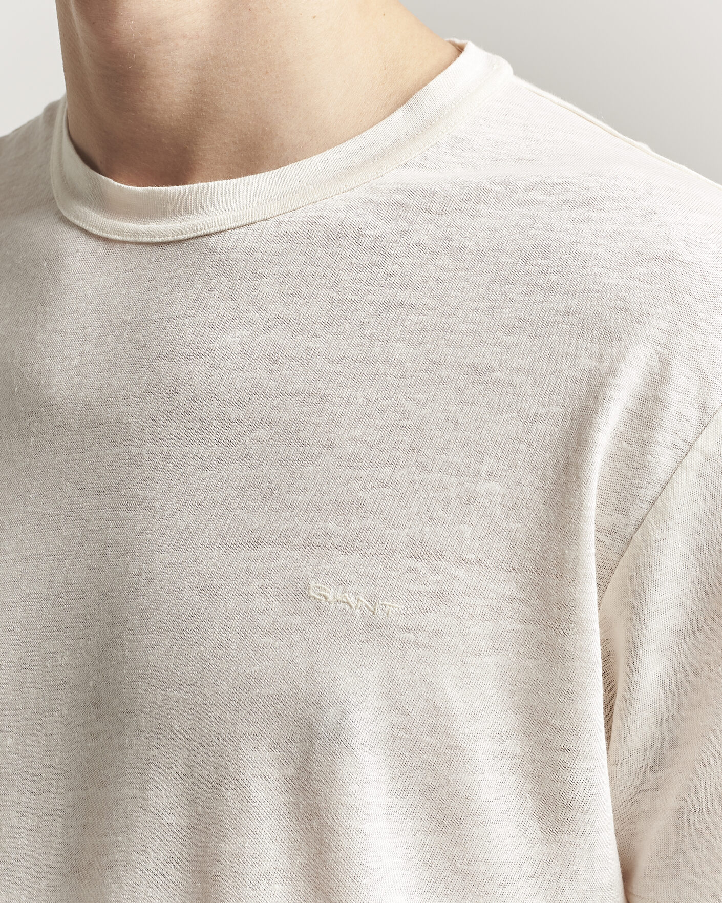 Mies | T-paidat | GANT | Linen T-Shirt Creamed White