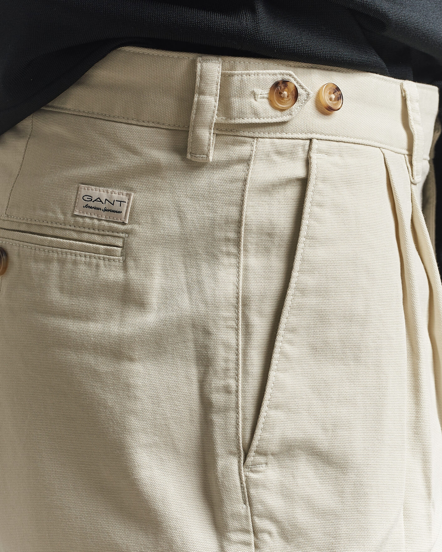 Mies | Shortsit | Gant | Relaxed Light Canvas Pleated Shorts Sand
