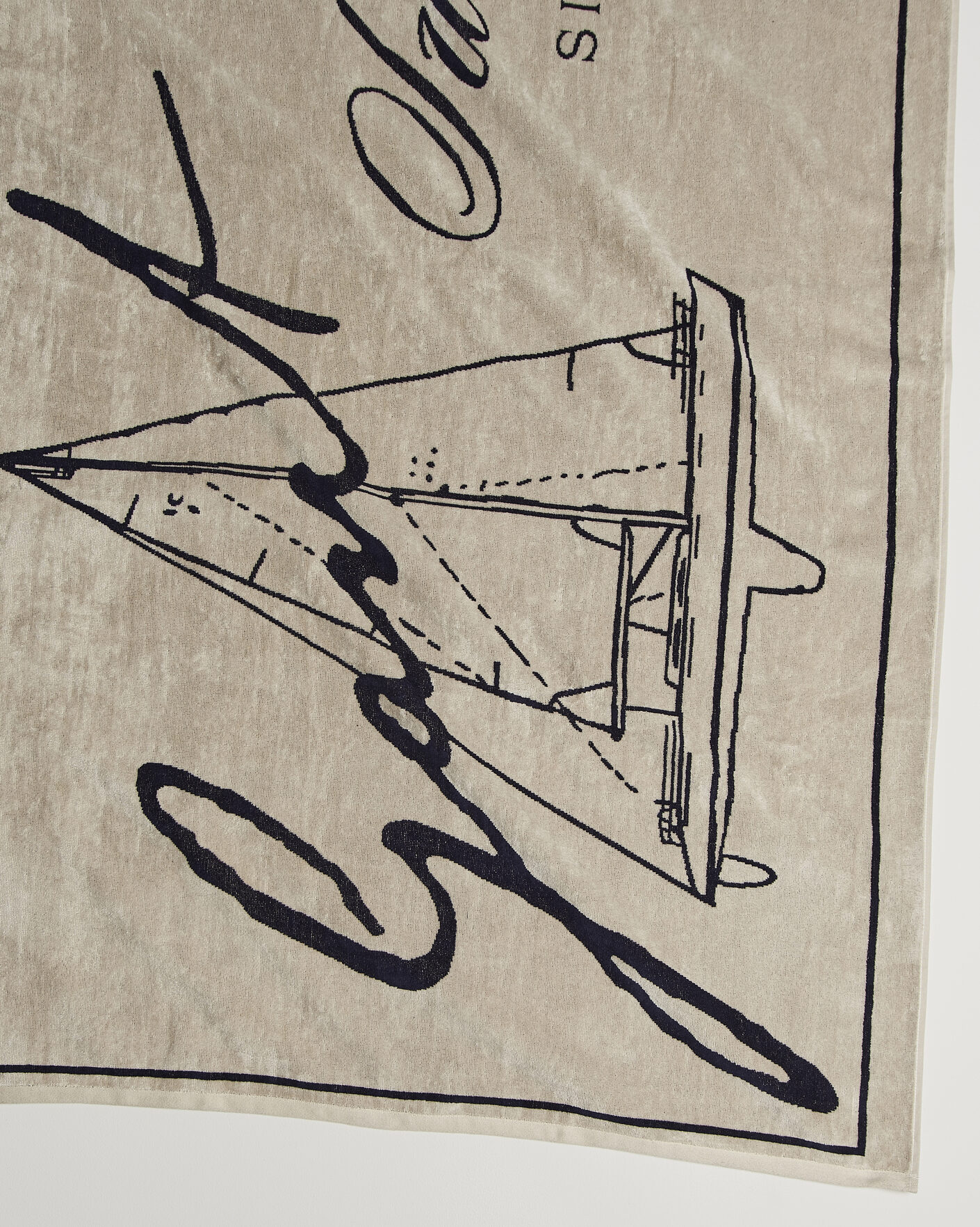 Mies | Tekstiilit | GANT | Since 1949 Beach Towel Faded Beige