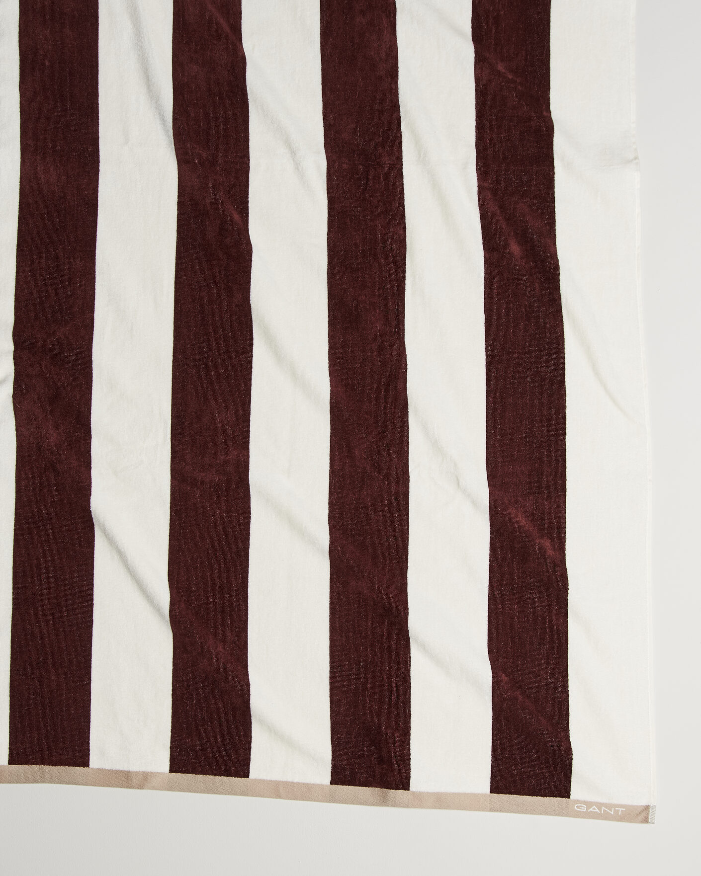 Mies | Tekstiilit | GANT | Striped Beach Towel Fresh Soil