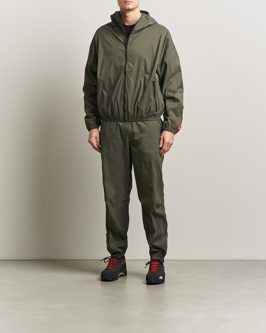 Mies | Takit | The North Face | Red Box Packable Wind Jacket New Taupe Green