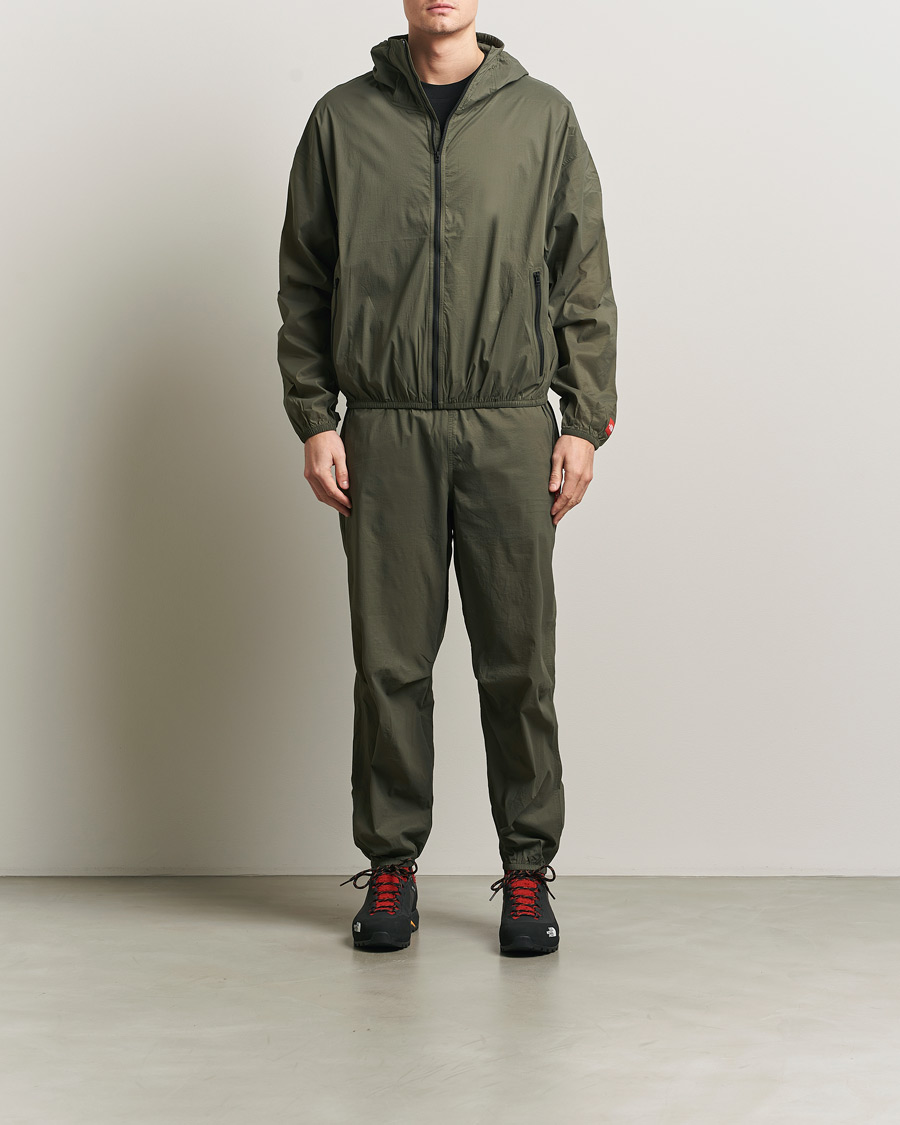 Mies | Housut | The North Face | Red Box Packable Wind Pants New Taupe Green