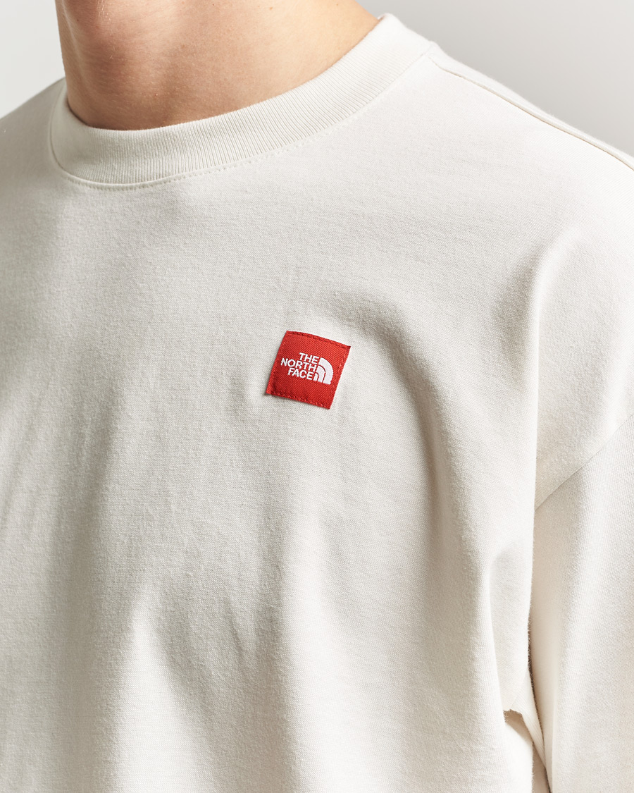 Mies | T-paidat | The North Face | Red Box T-Shirt White Dune