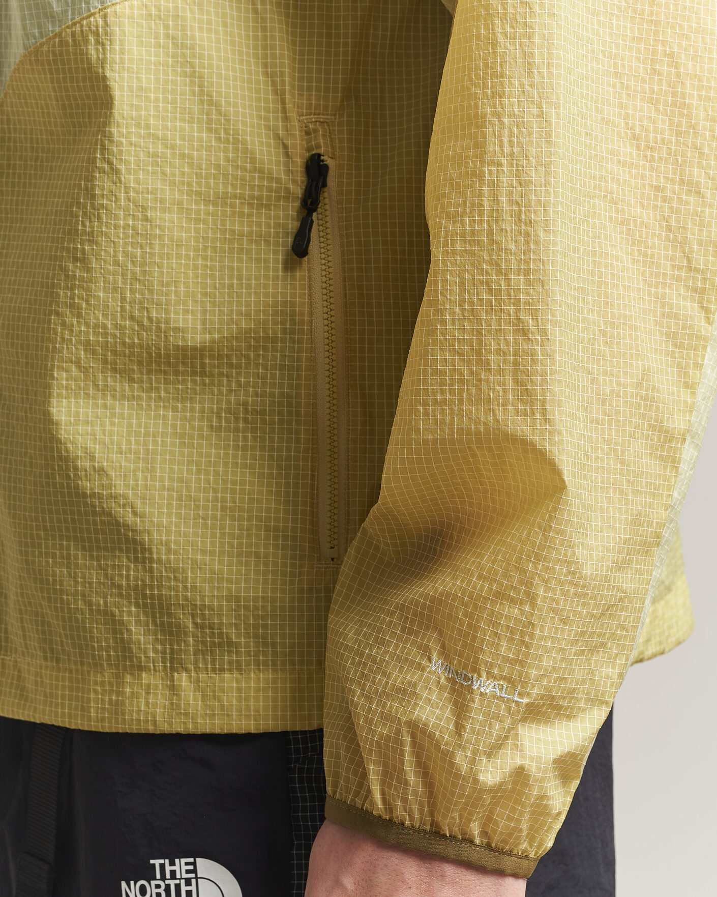 Mies | Takit | The North Face | NSE Wind Jacket Lemon Mist