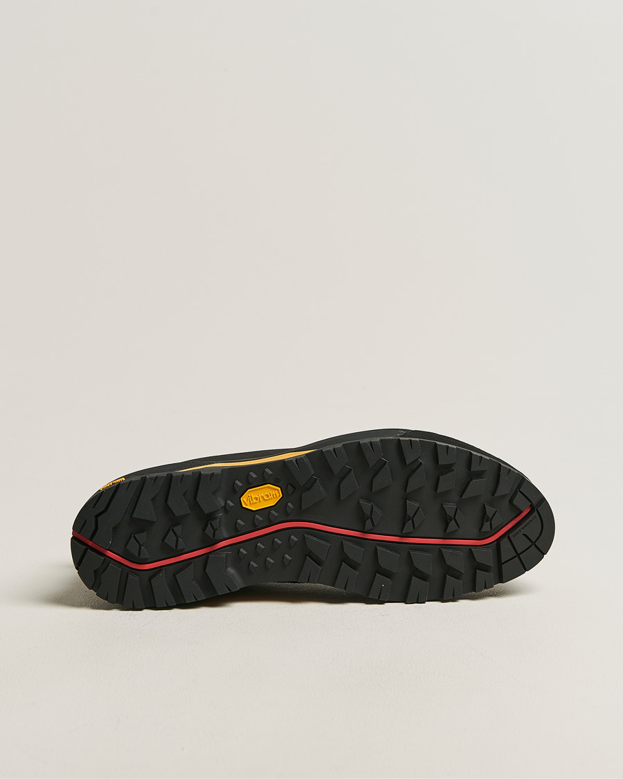 Mies | Maastojuoksukengät | The North Face | Verto Alpine Casentino Black/Red