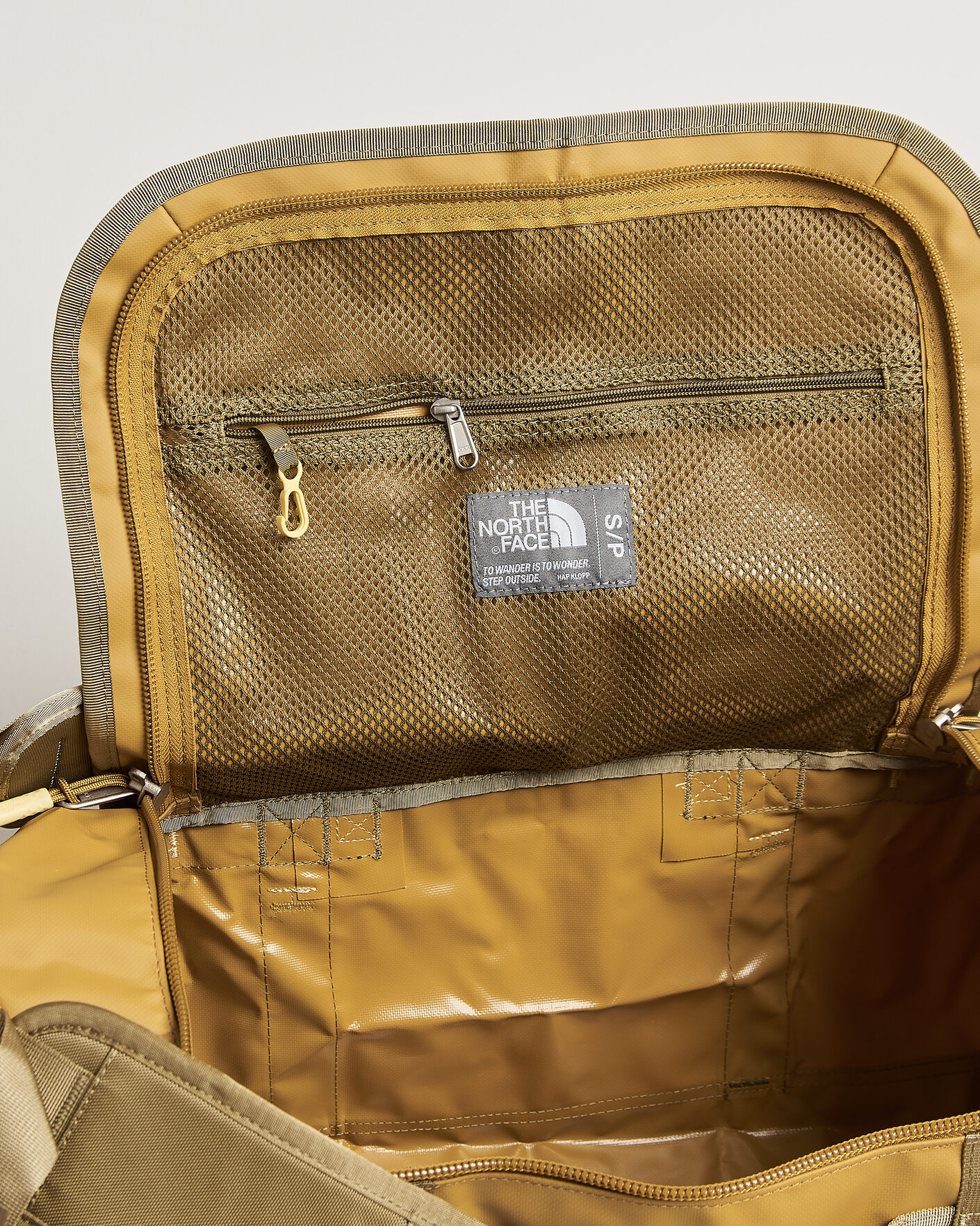 Mies | Laukut | The North Face | Base Camp Duffel S Golden Tan