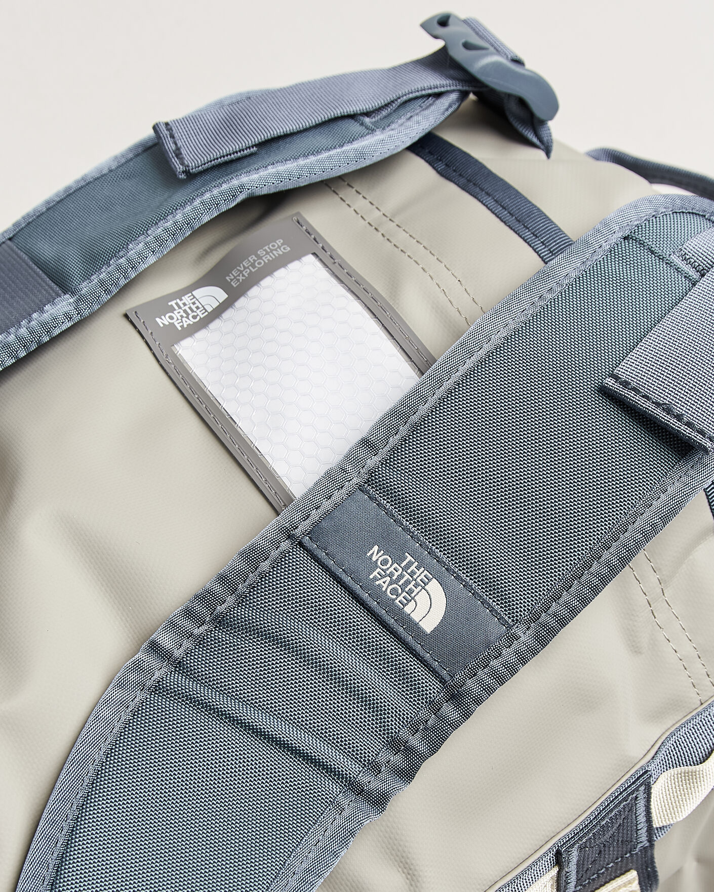 Mies | Laukut | The North Face | Base Camp Duffel S Stone Slab