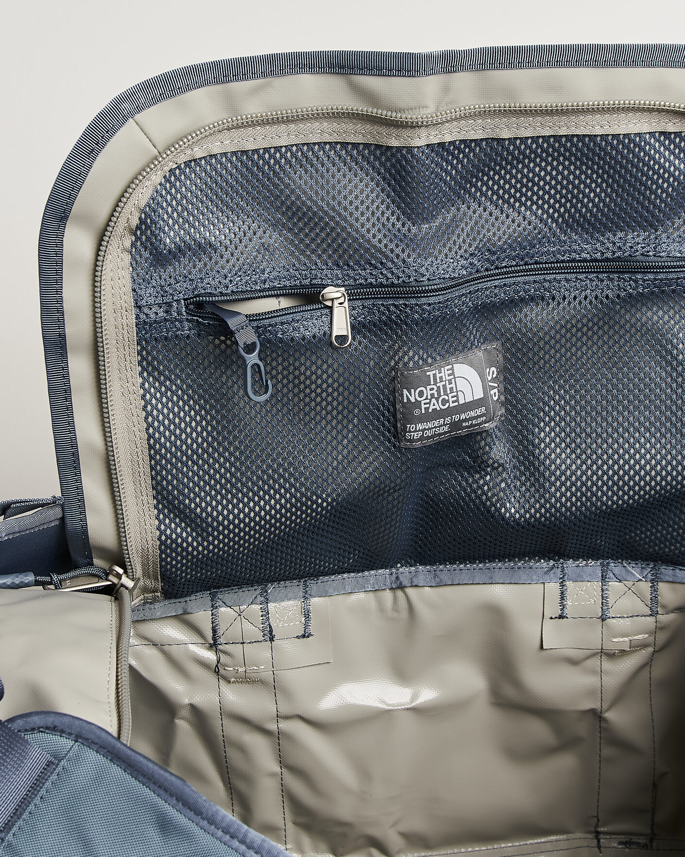 Mies | Laukut | The North Face | Base Camp Duffel S Stone Slab