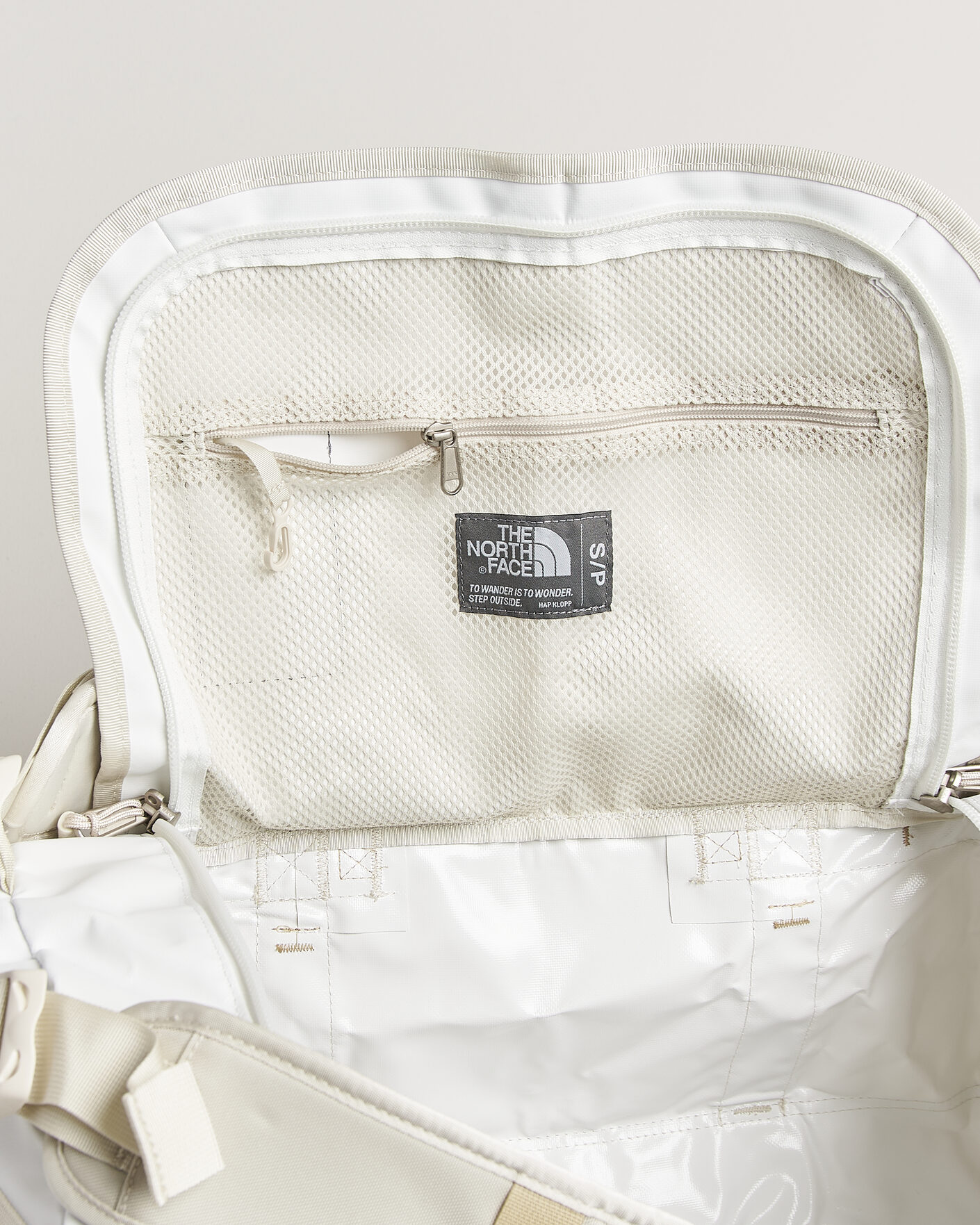 Mies | Laukut | The North Face | Base Camp Duffel S White Ash