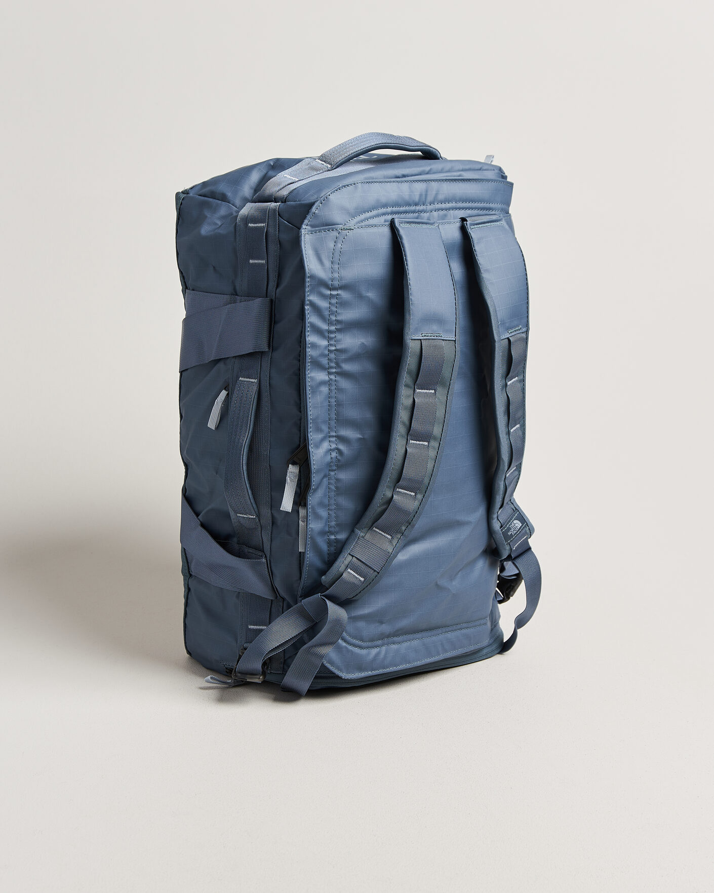 Mies | Laukut | The North Face | Base Camp Voyager Duffel 42 Granite Grey