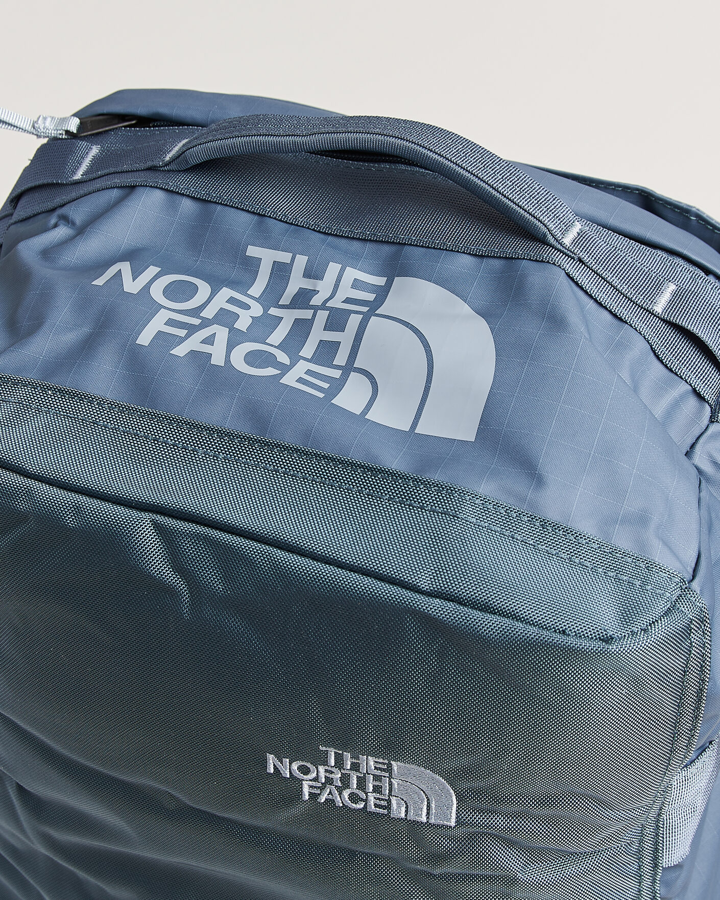 Mies | Laukut | The North Face | Base Camp Voyager Duffel 42 Granite Grey