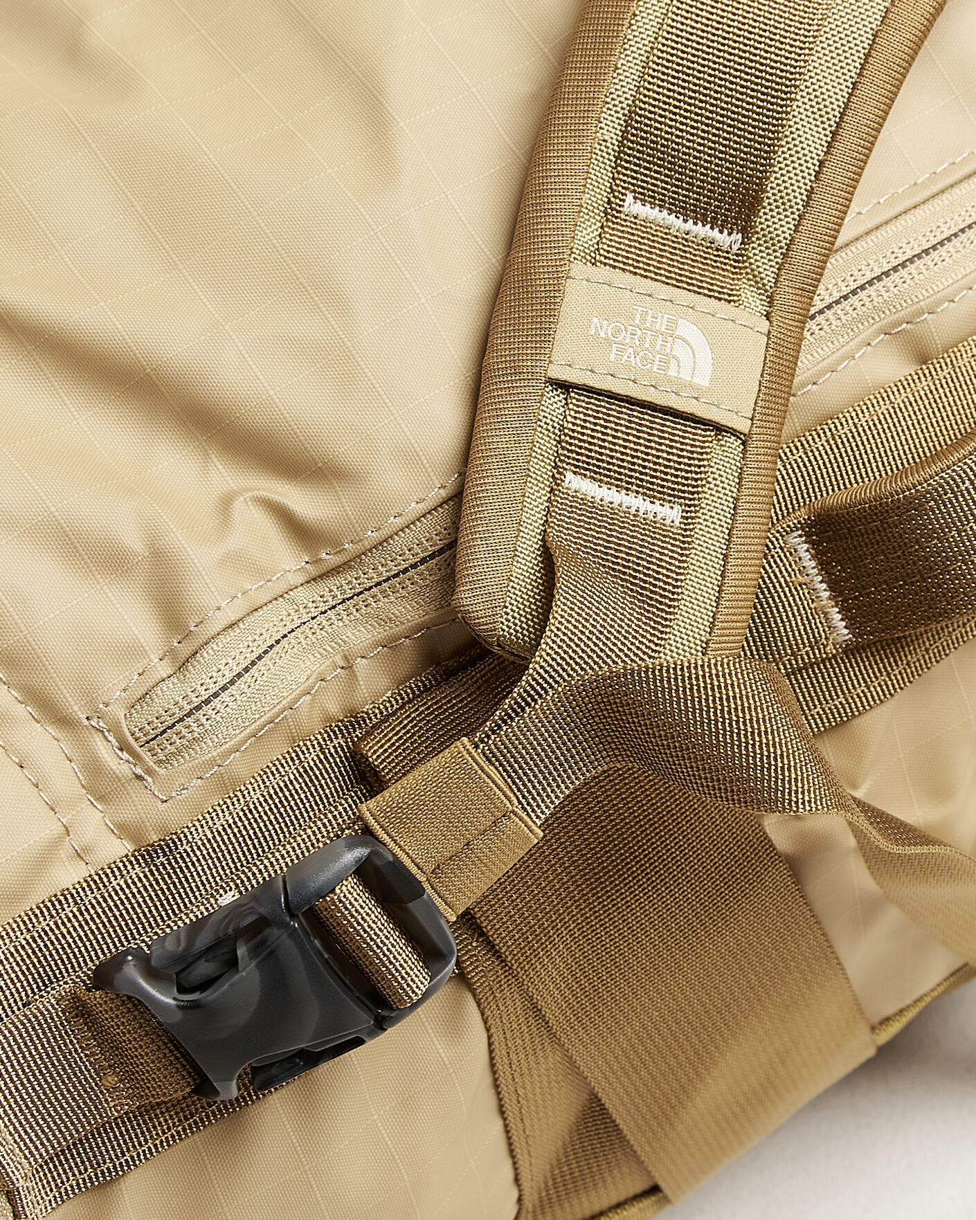 Mies | Laukut | The North Face | Base Camp Voyager Duffel 42 Khaki Stone