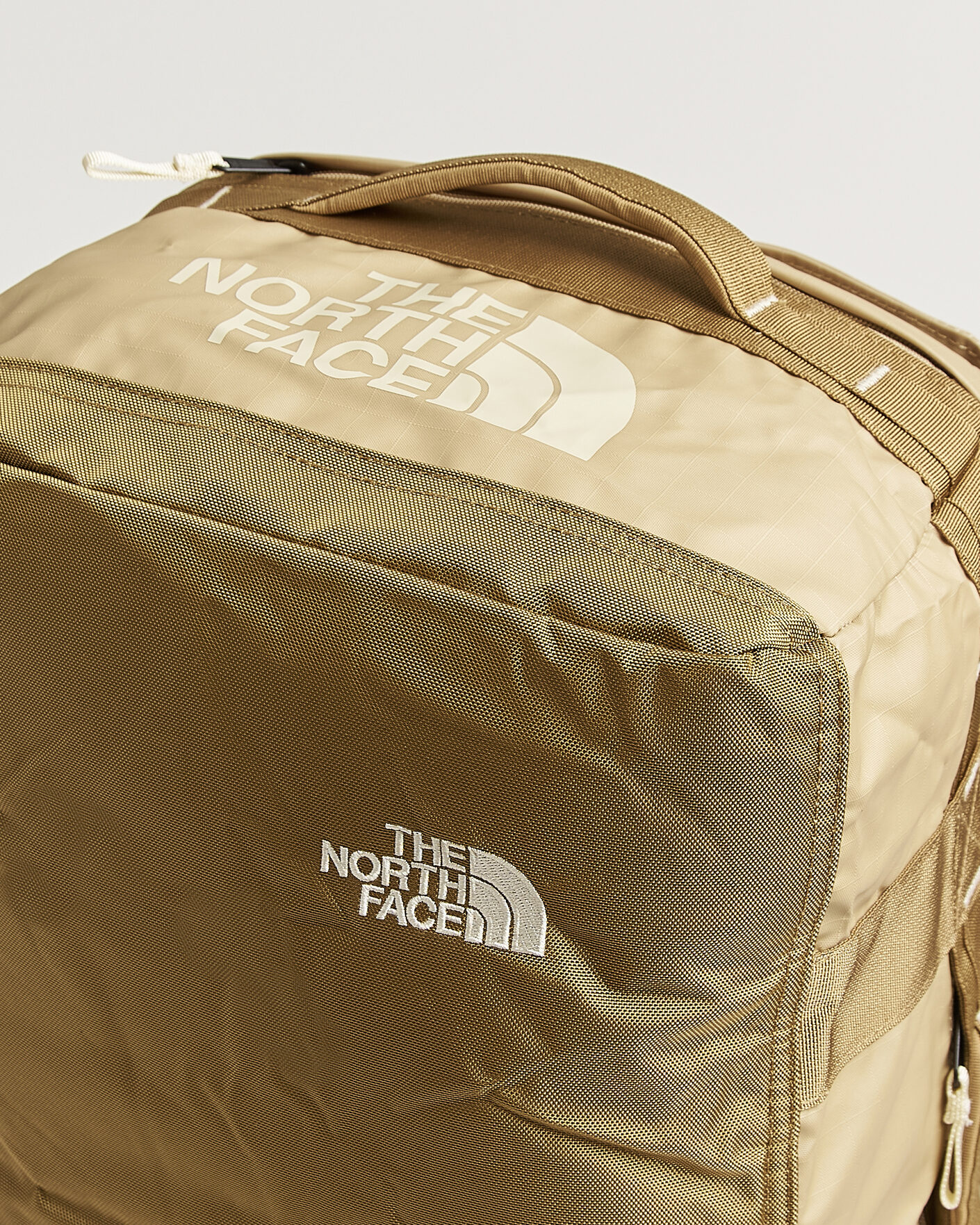 Mies | Laukut | The North Face | Base Camp Voyager Duffel 42 Khaki Stone