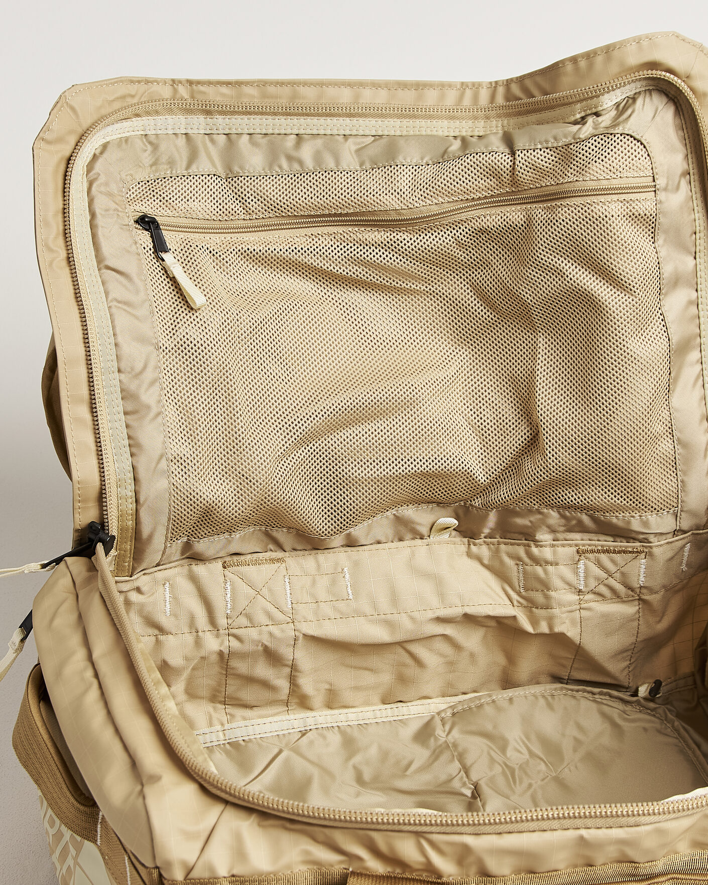 Mies | Laukut | The North Face | Base Camp Voyager Duffel 42 Khaki Stone