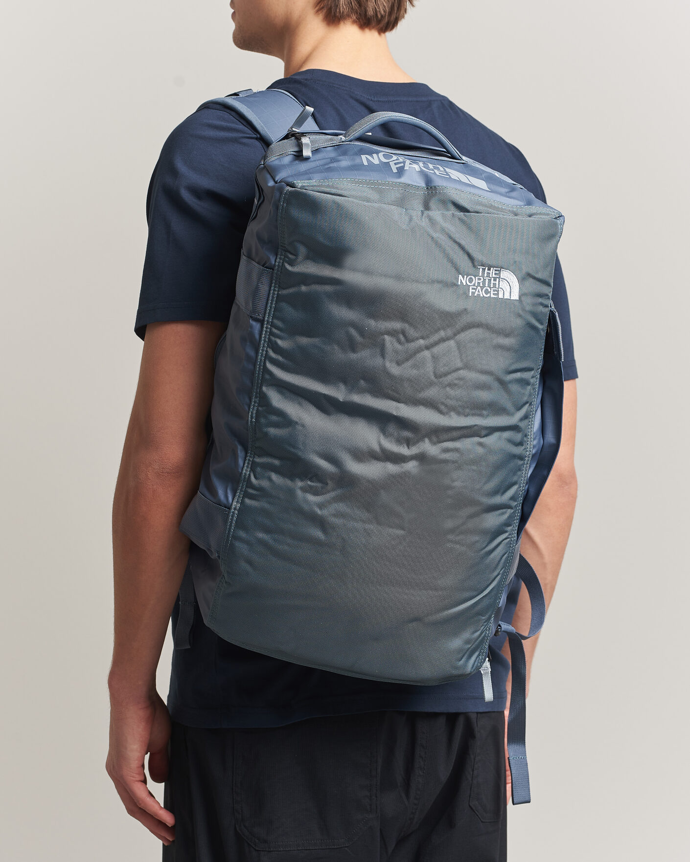 Mies | Laukut | The North Face | Base Camp Voyager Duffel 32 Granite Grey