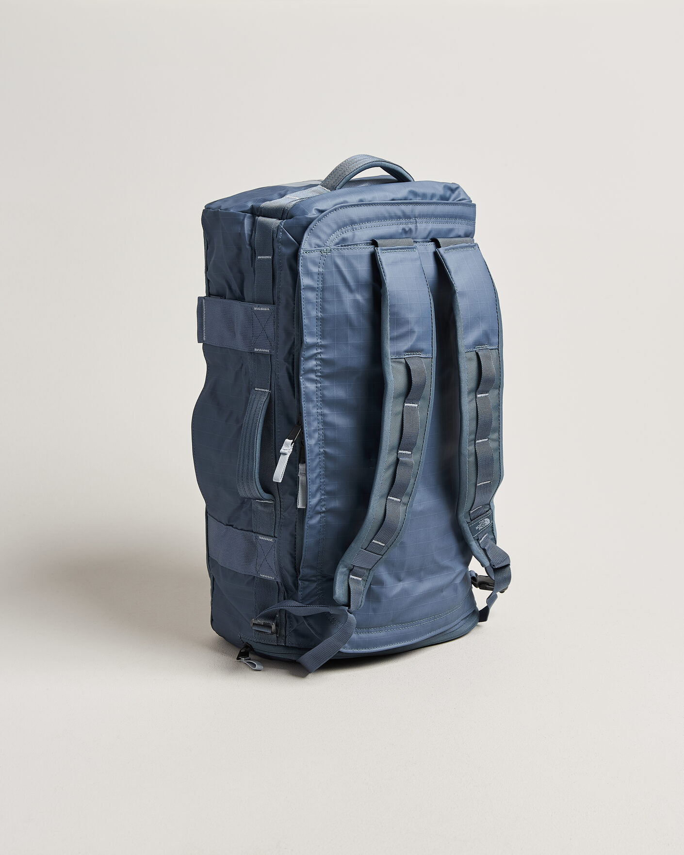 Mies | Laukut | The North Face | Base Camp Voyager Duffel 32 Granite Grey