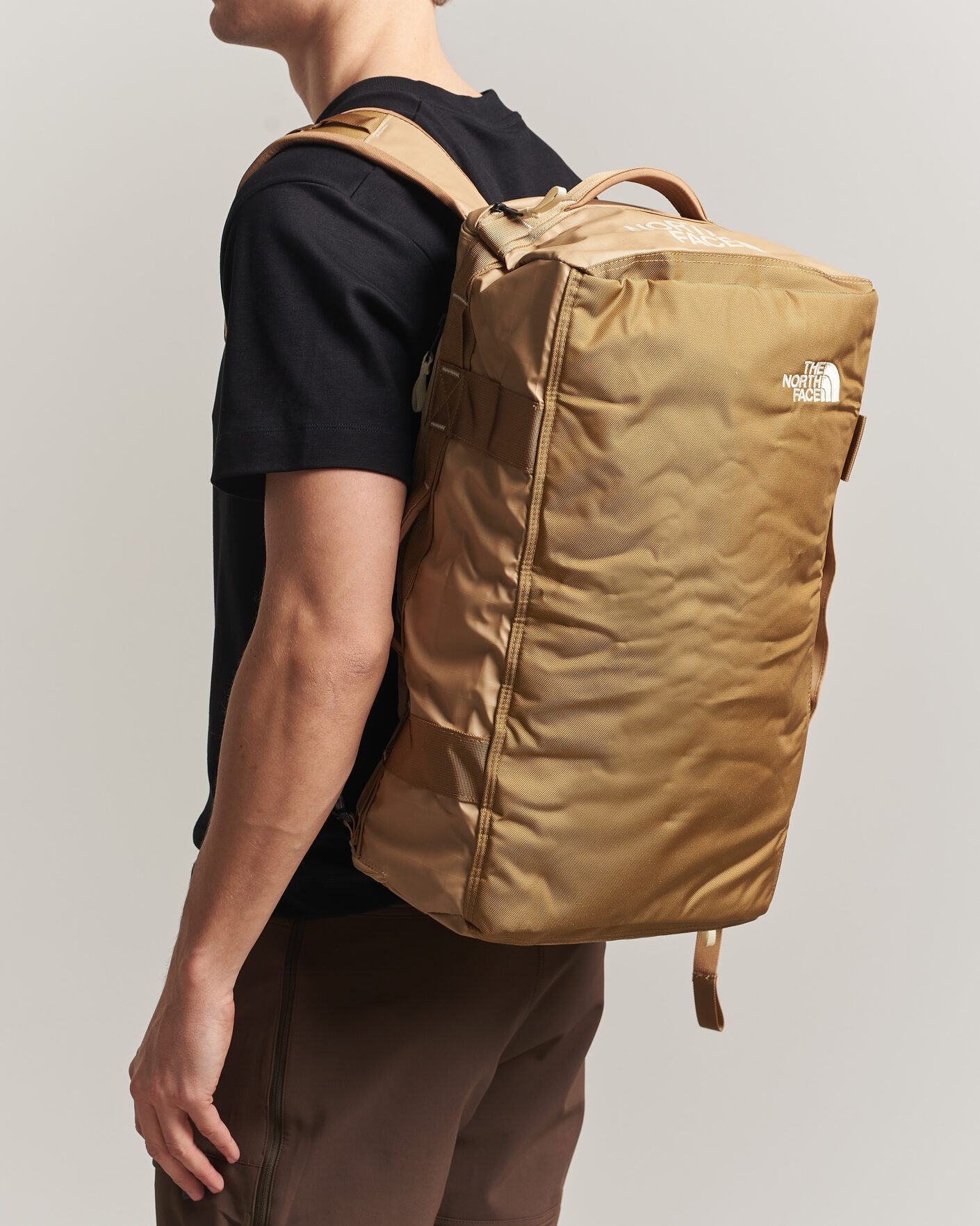 Mies | Laukut | The North Face | Base Camp Voyager Duffel 32 Khaki Stone