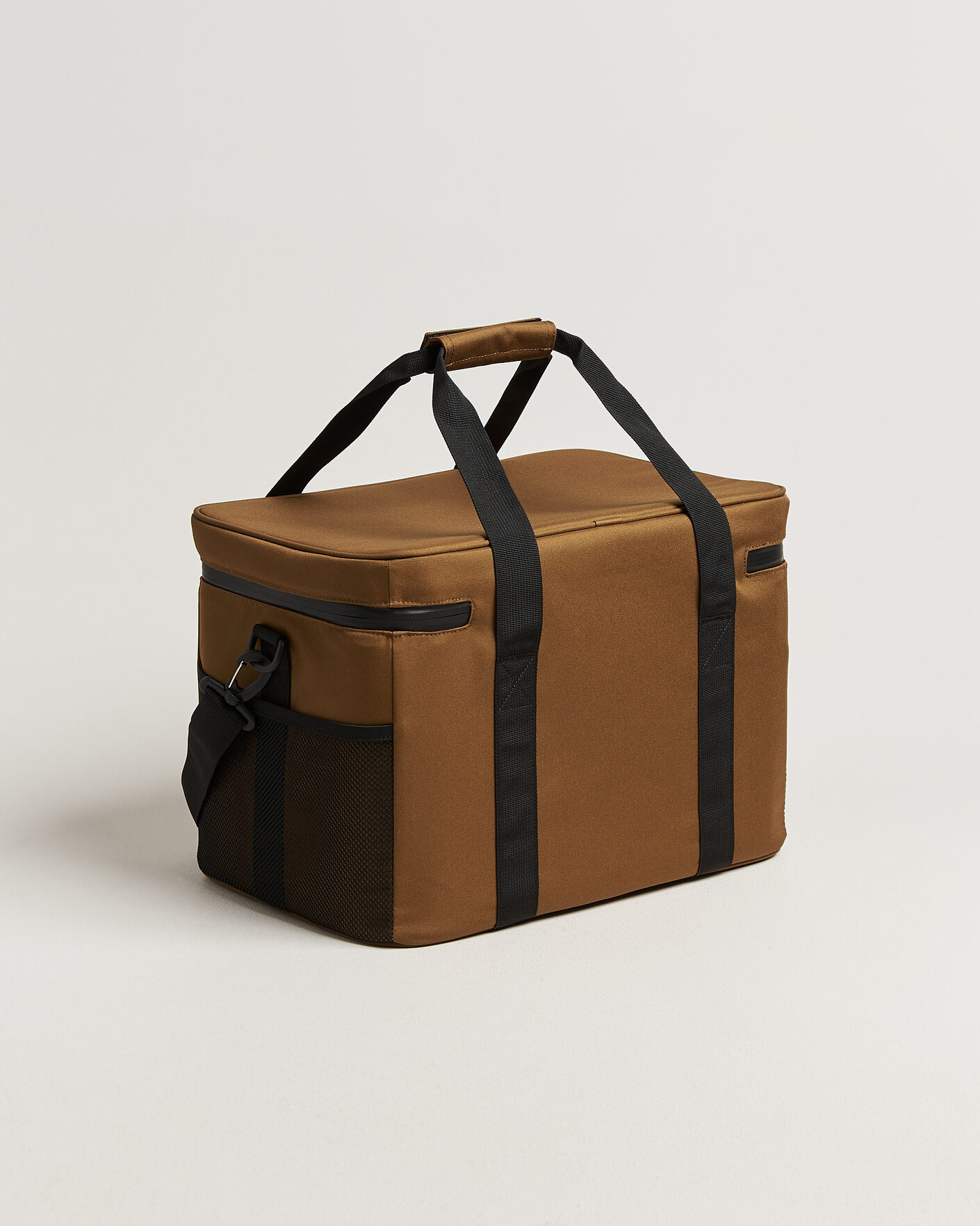 Mies | Outdoor living | Carhartt WIP | Cooler Bag 34L Hamilton Brown