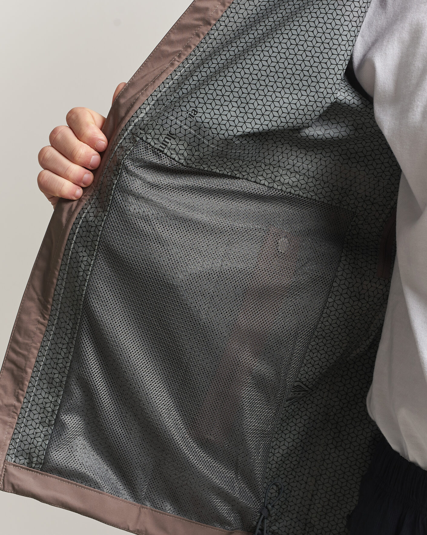 Mies | Takit | Columbia | Trailborne 2,5L Shell Jacket Iron