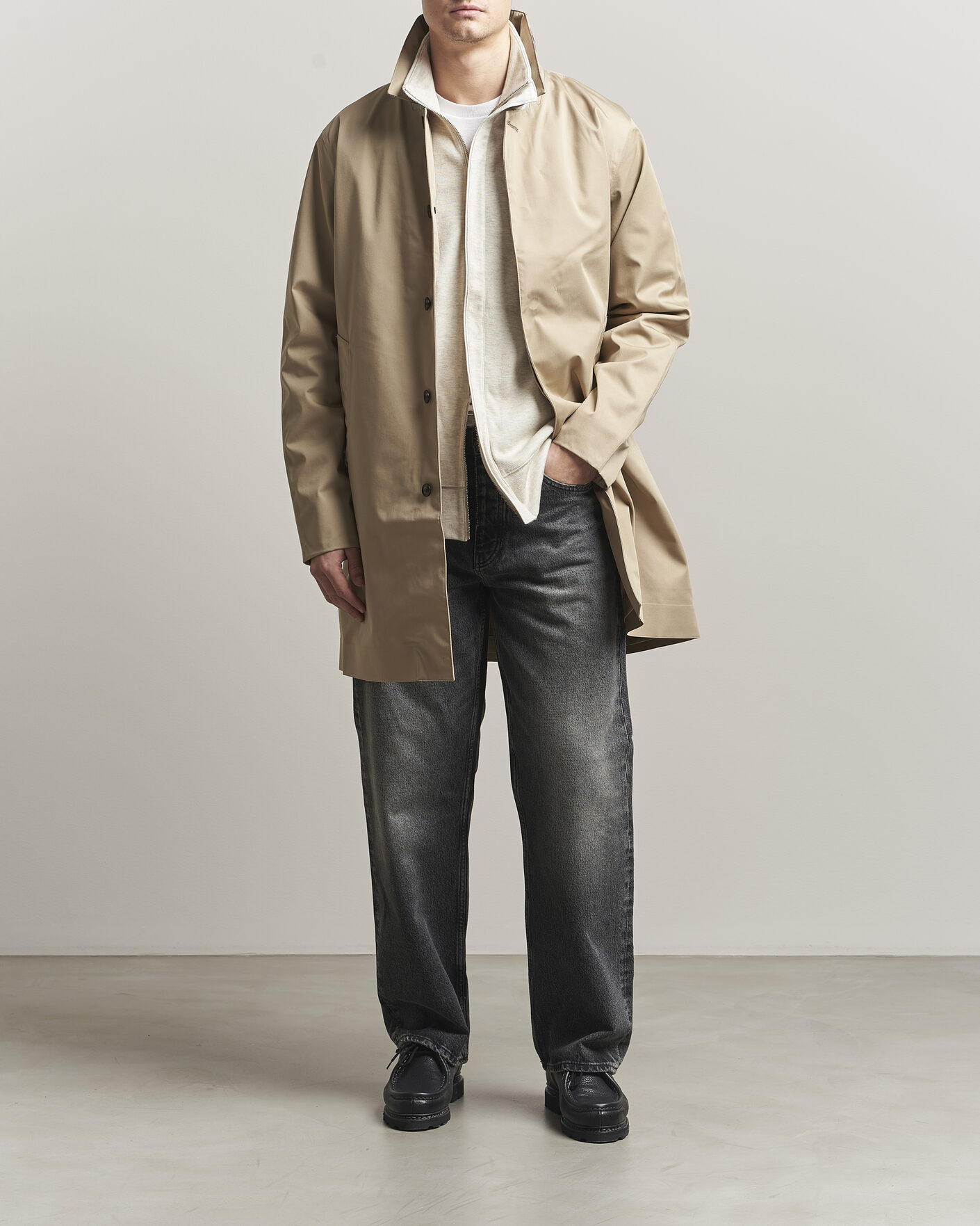 Mies | Takit | Barbour Lifestyle | Rokig Waterproof Car Coat Washed Stone