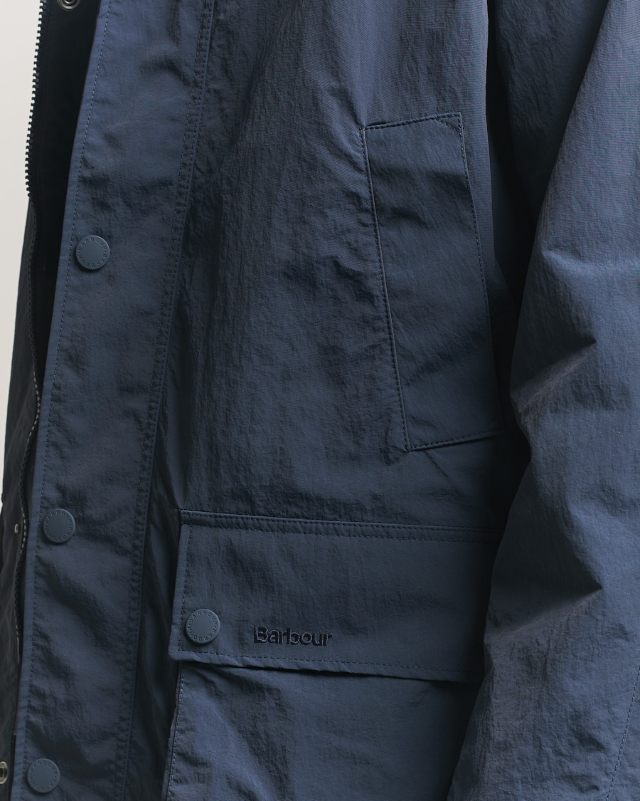 Mies | Takit | Barbour Lifestyle | Ashby Showerproof Jacket Navy