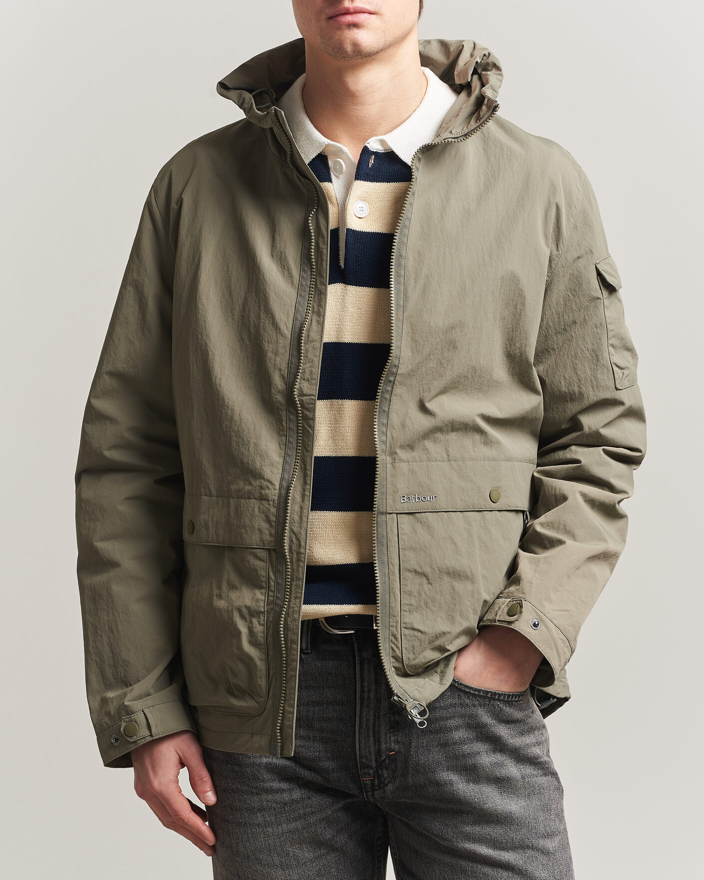 Mies | Takit | Barbour Lifestyle | Re-Engineered Argyll Showerproof Jacket Smoky Olive