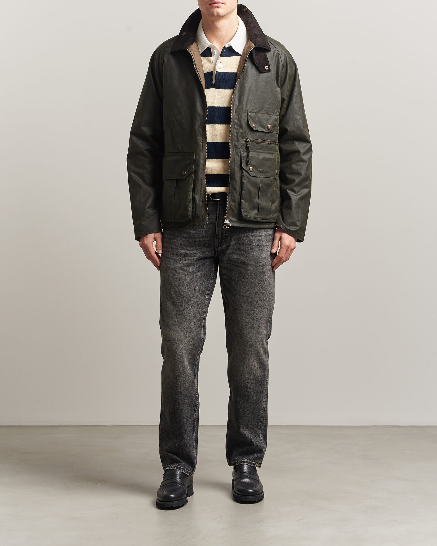 Mies | Takit | Barbour Lifestyle | Re-Engineered Blackett Spey Wax Jacket Archive Olive 