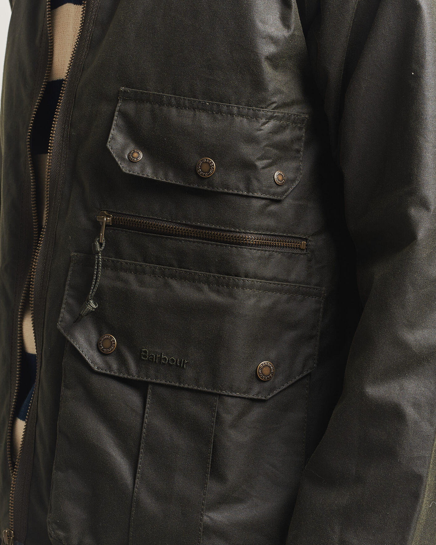 Mies | Takit | Barbour Lifestyle | Re-Engineered Blackett Spey Wax Jacket Archive Olive