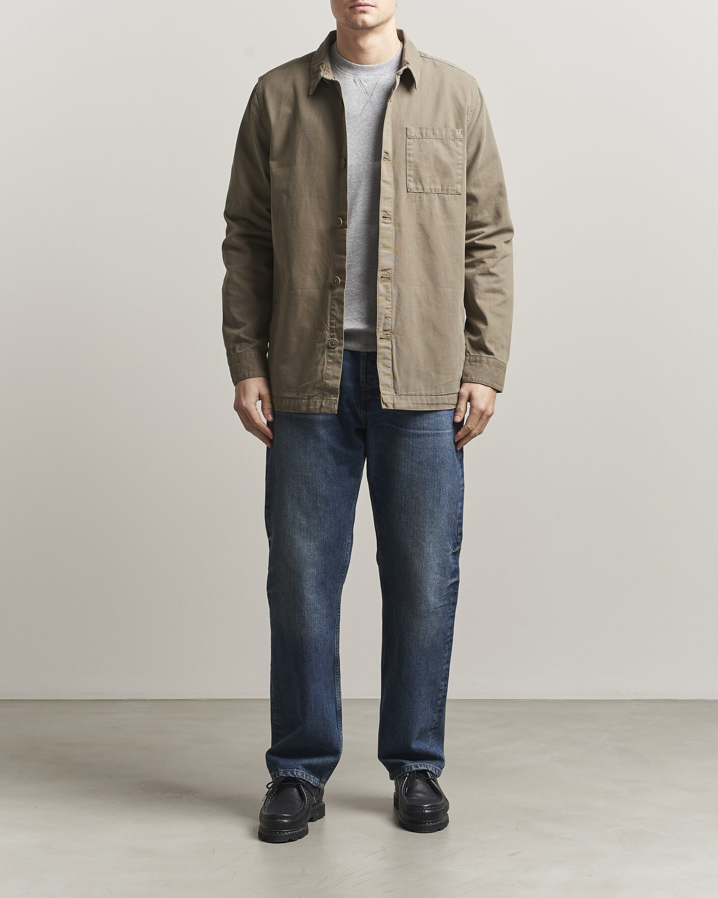 Mies | Kauluspaidat | Barbour Lifestyle | Washed Cotton Overshirt Smoky Olive