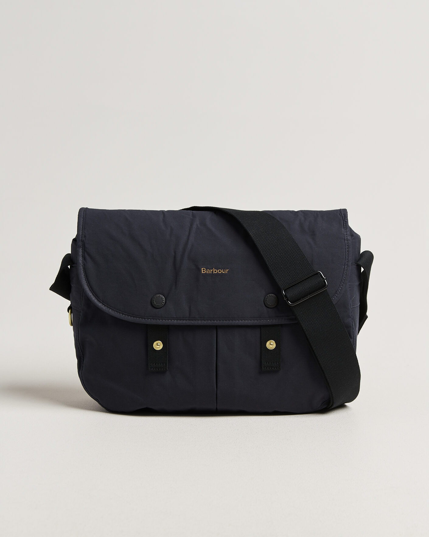 Mies | Laukut | Barbour Lifestyle | Transport Riever Shoulder Bag Navy