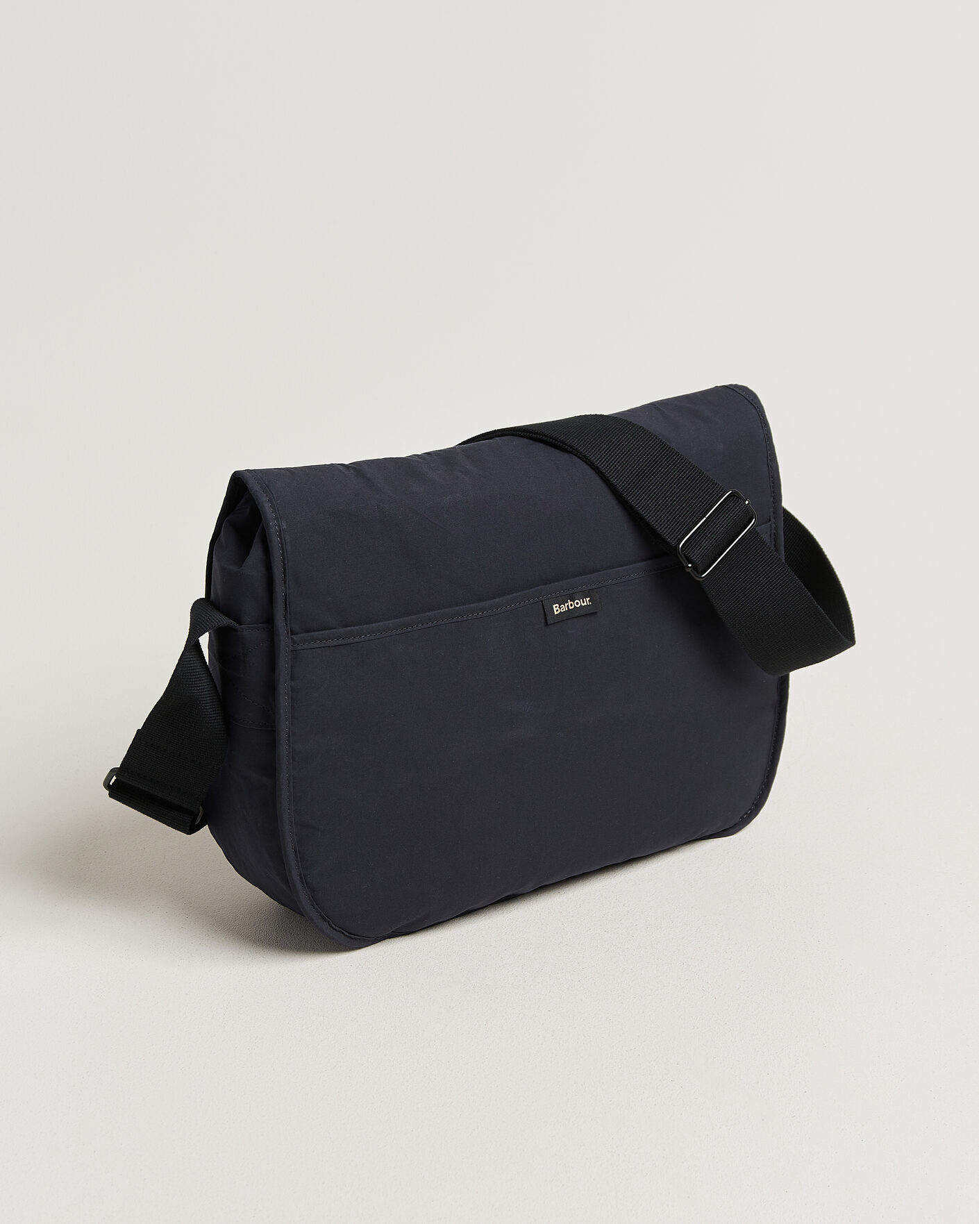 Mies | Laukut | Barbour Lifestyle | Transport Riever Shoulder Bag Navy