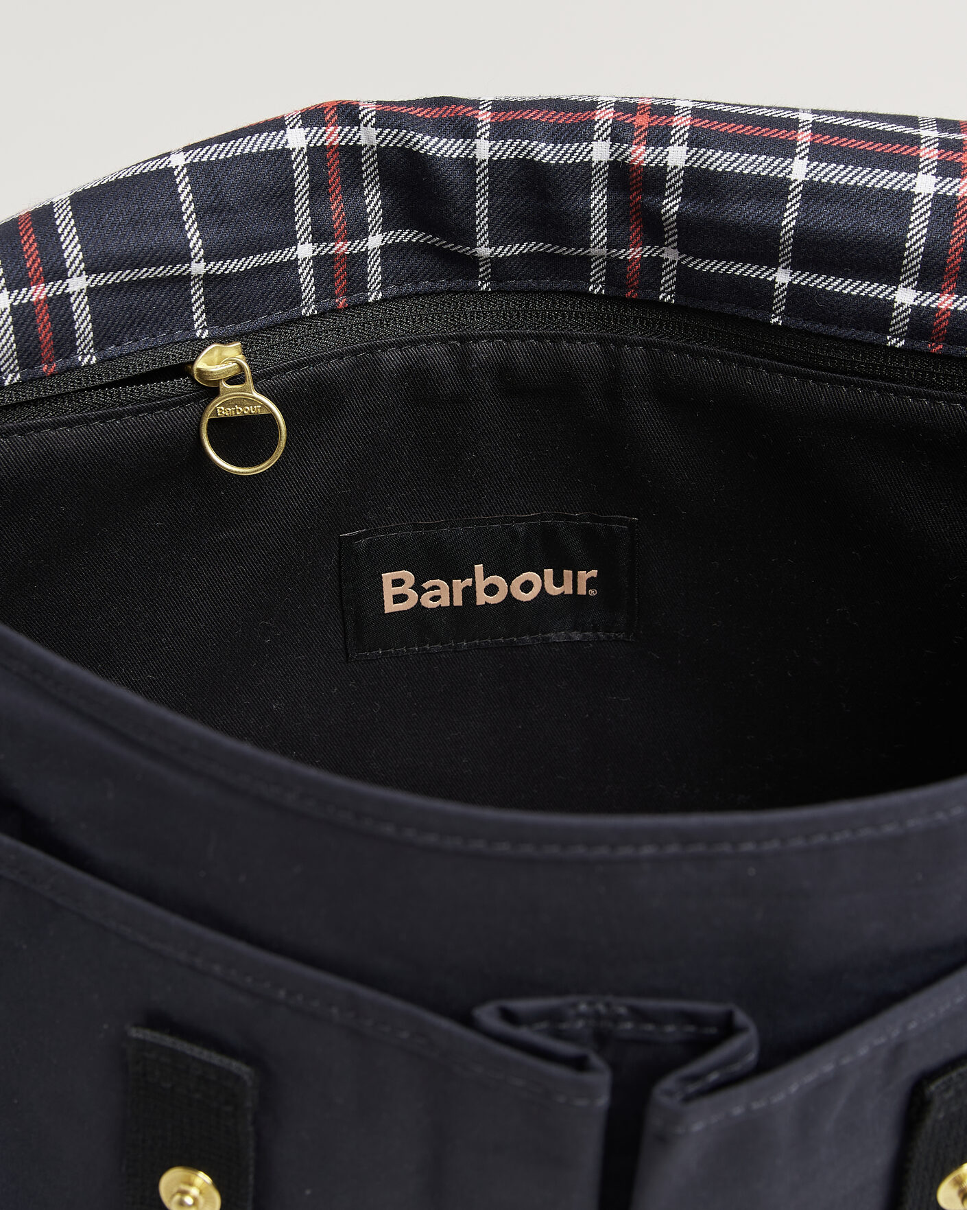 Mies | Laukut | Barbour Lifestyle | Transport Riever Shoulder Bag Navy