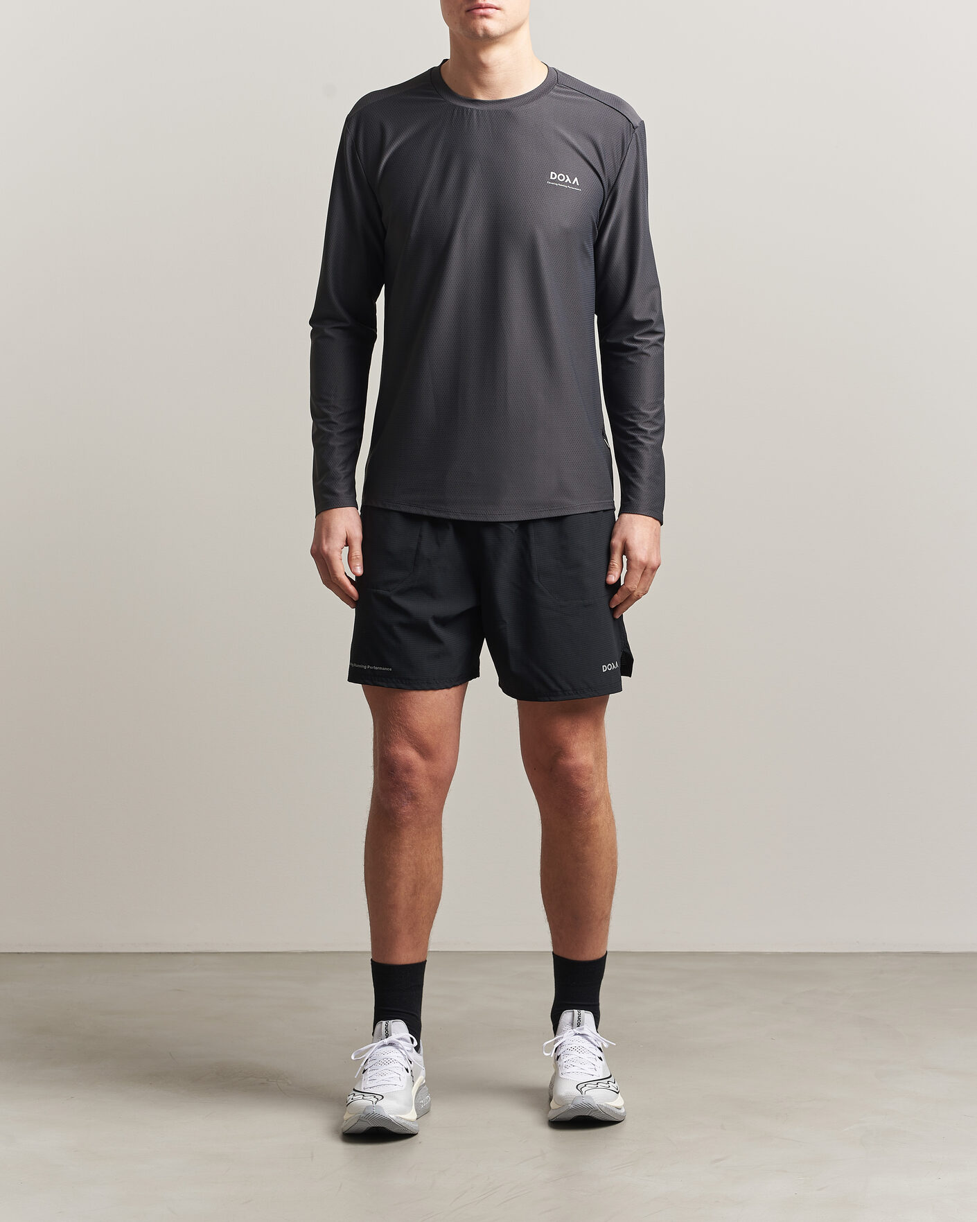 Mies | T-paidat | DOXA | Rerun Long Sleeve T-Shirt Raven