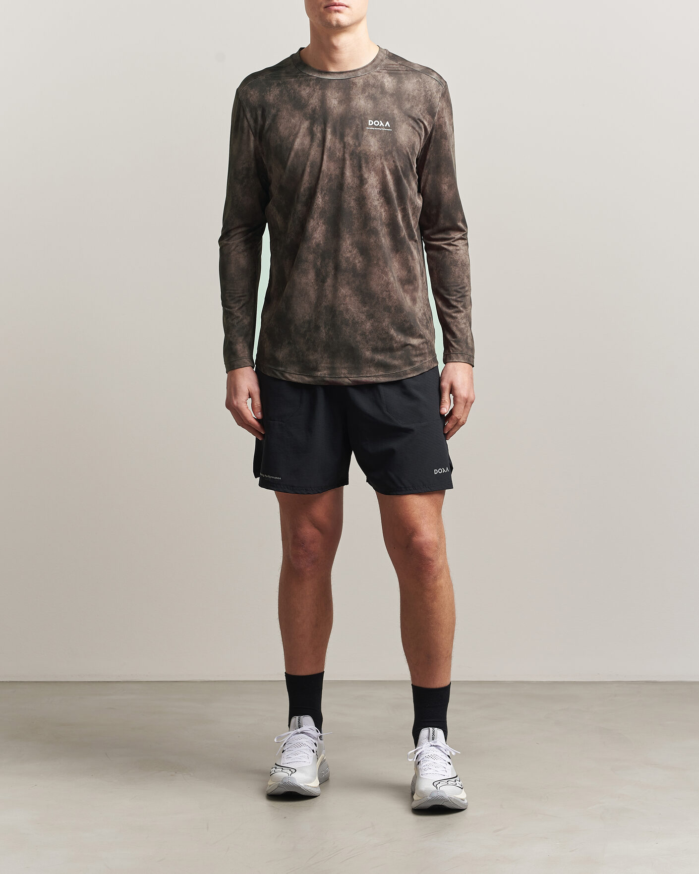 Mies | T-paidat | DOXA | Rerun Long Sleeve T-Shirt Taupe