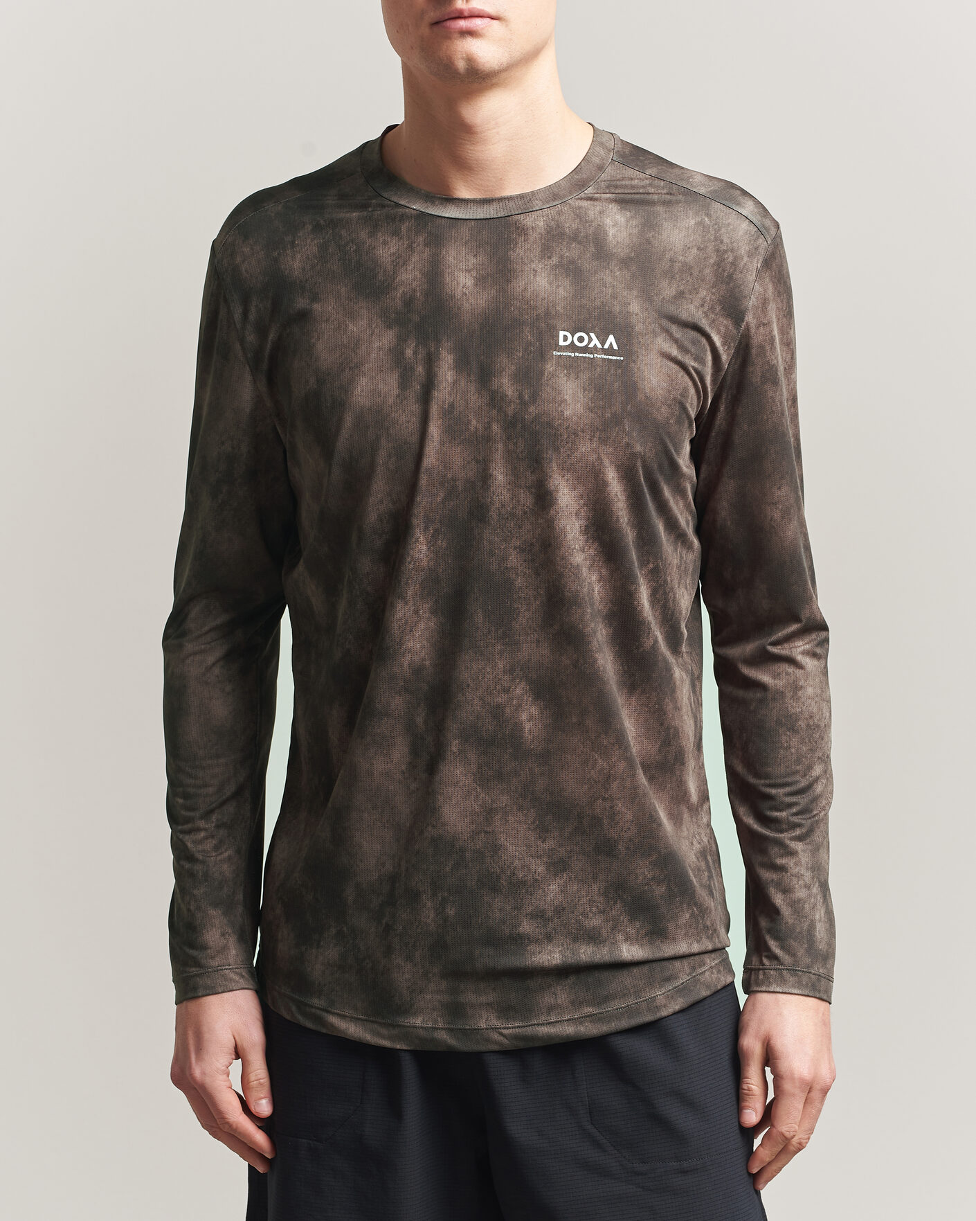 Mies | T-paidat | DOXA | Rerun Long Sleeve T-Shirt Taupe