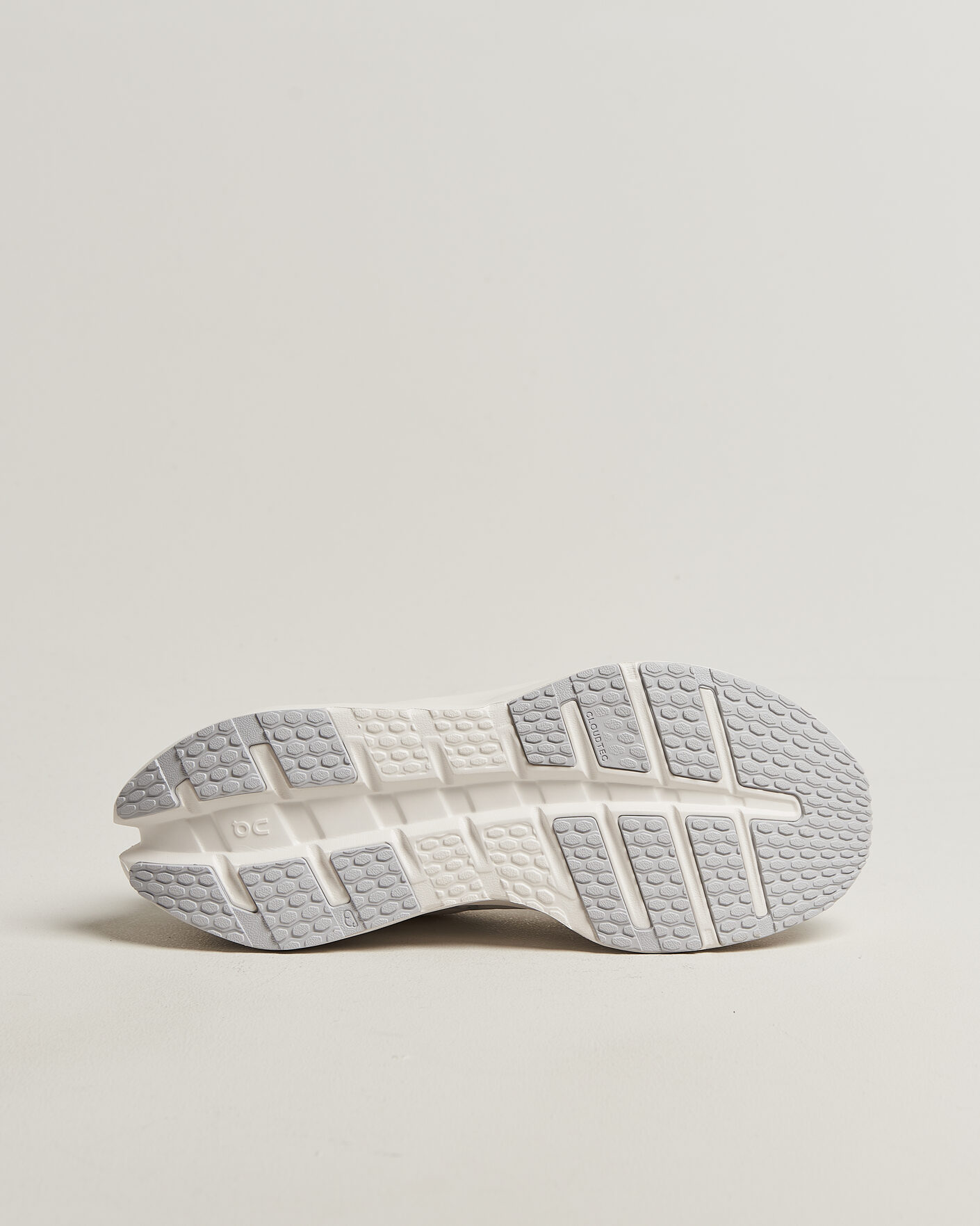 Mies | Juoksukengät | On | Cloudrunner 3 White/Glacier