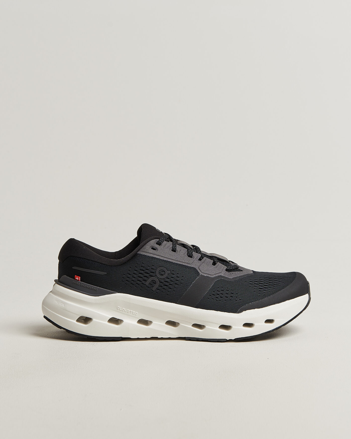Mies | Juoksukengät | On | Cloudrunner 3 Black/Ivory