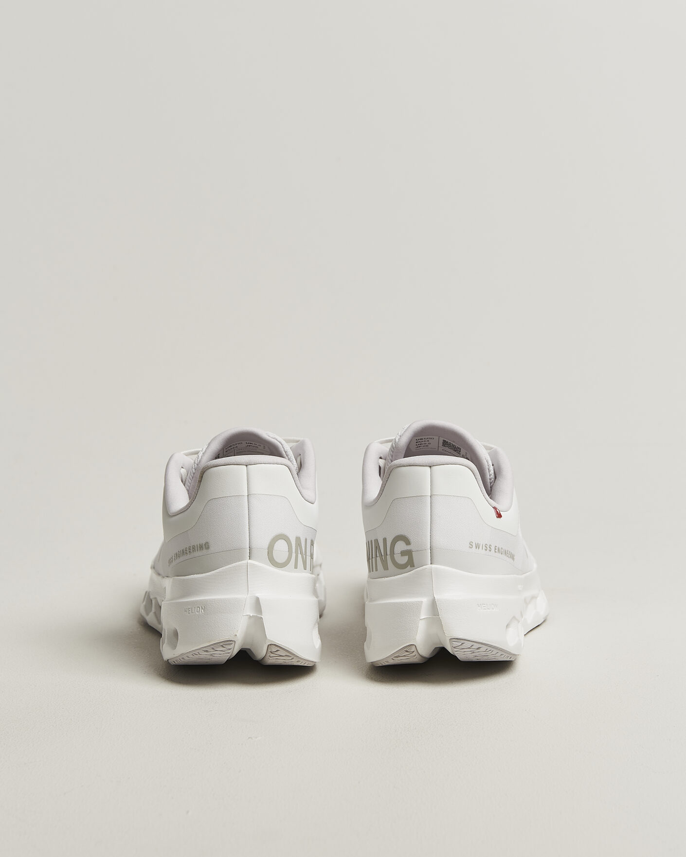 Mies | Juoksukengät | On | Cloudsurfer Next White/White