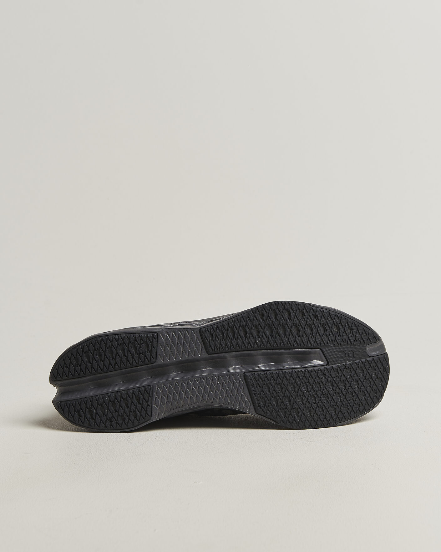 Mies | Juoksukengät | On | Cloudsurfer Next Black/Eclipse