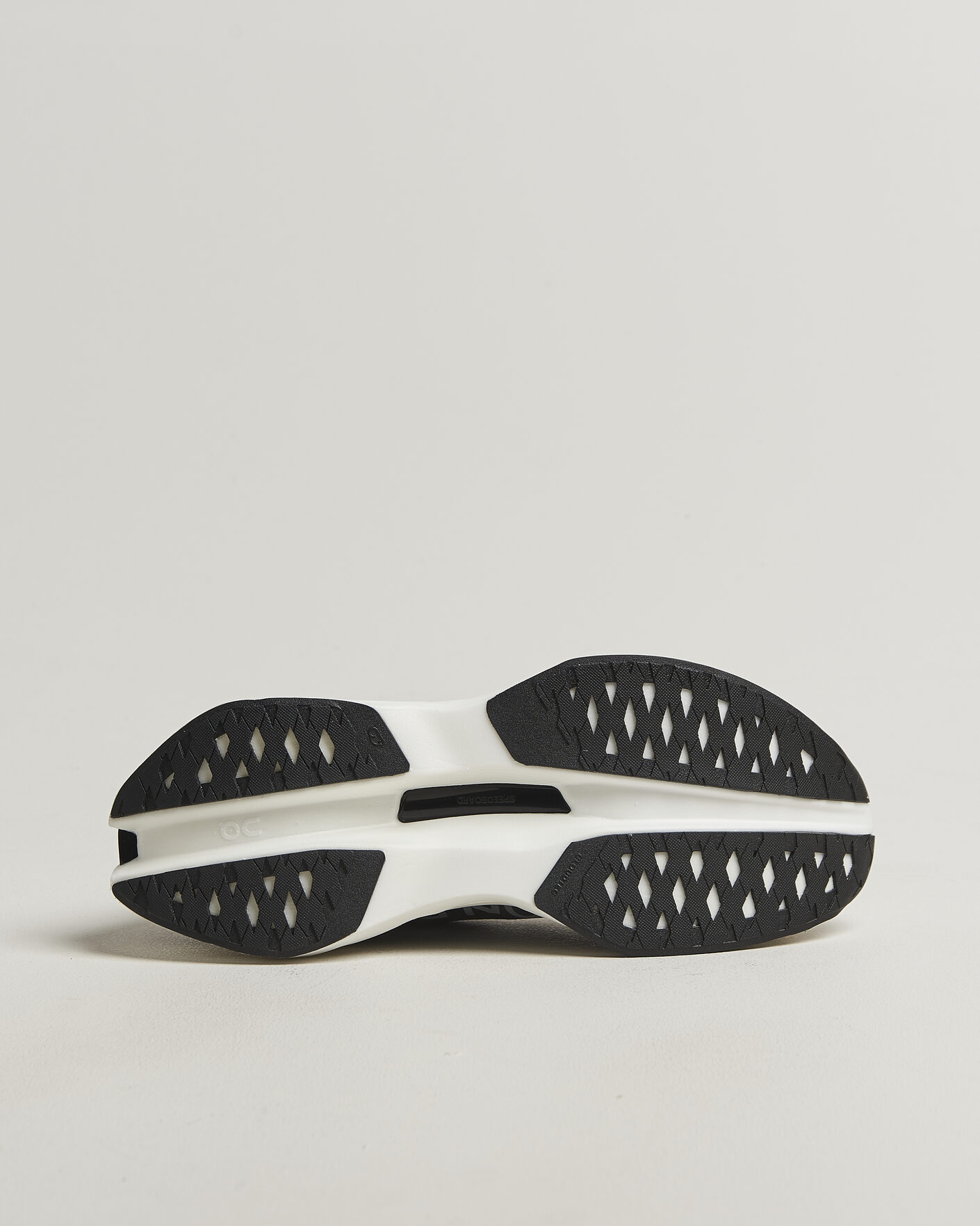 Mies | Juoksukengät | On | Cloudboom Max White/Black