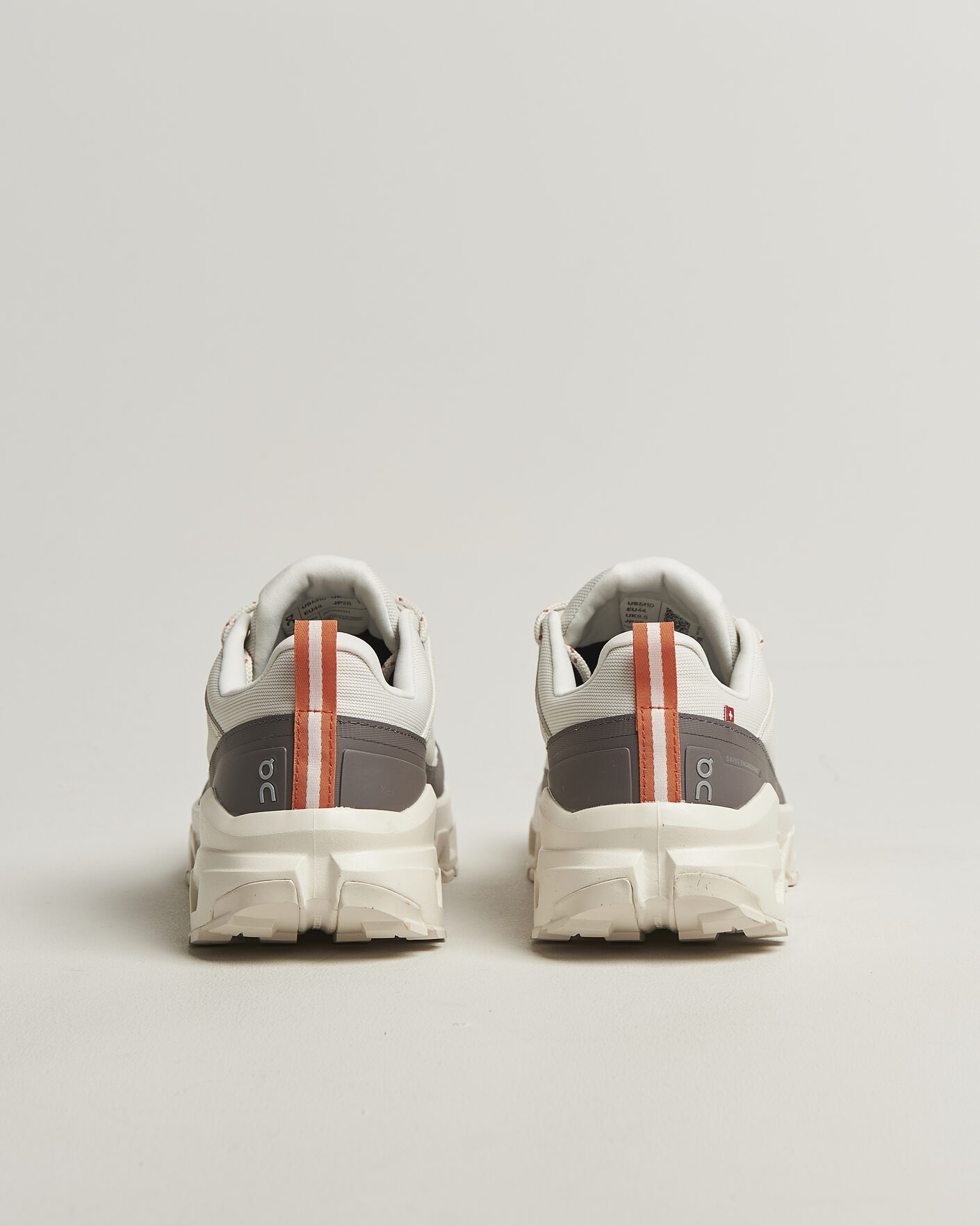 Mies | Maastojuoksukengät | On | Cloudrock Low Waterproof Ivory/Ivory