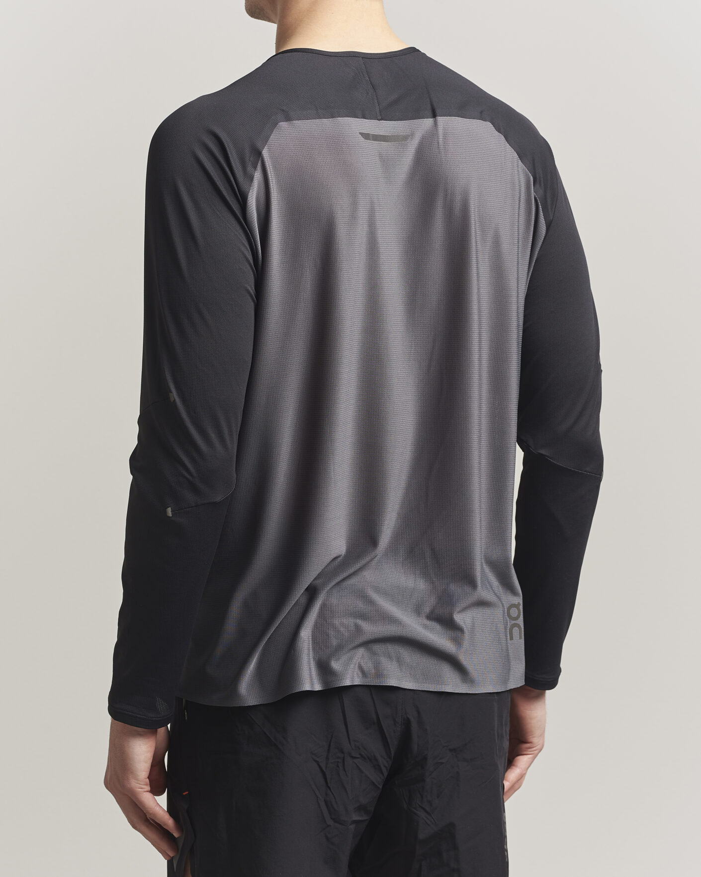 Mies | Puserot | On | Performance Long Sleeve T-Shirt Black